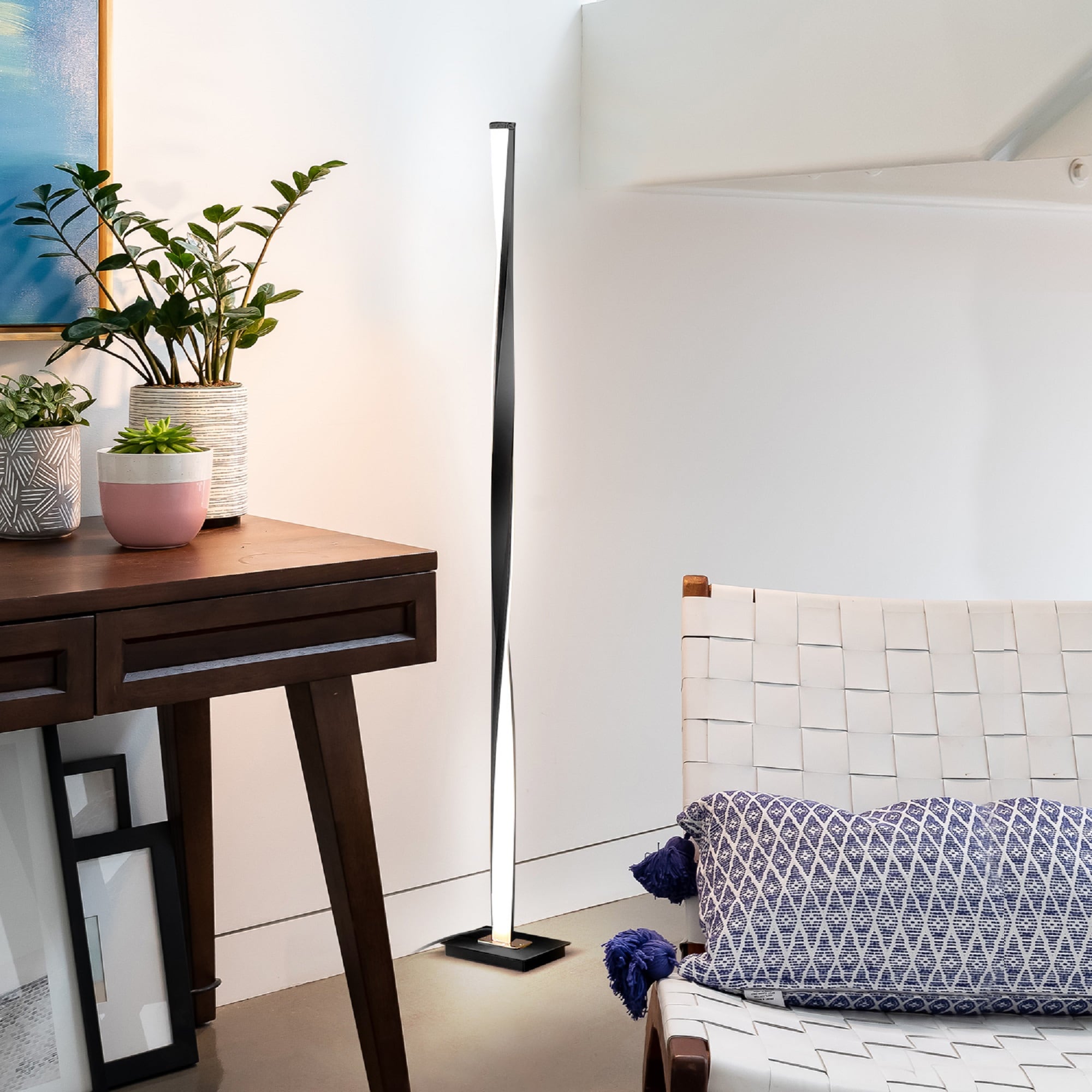 Brightech HLX-BLCK floorlamps - View #4