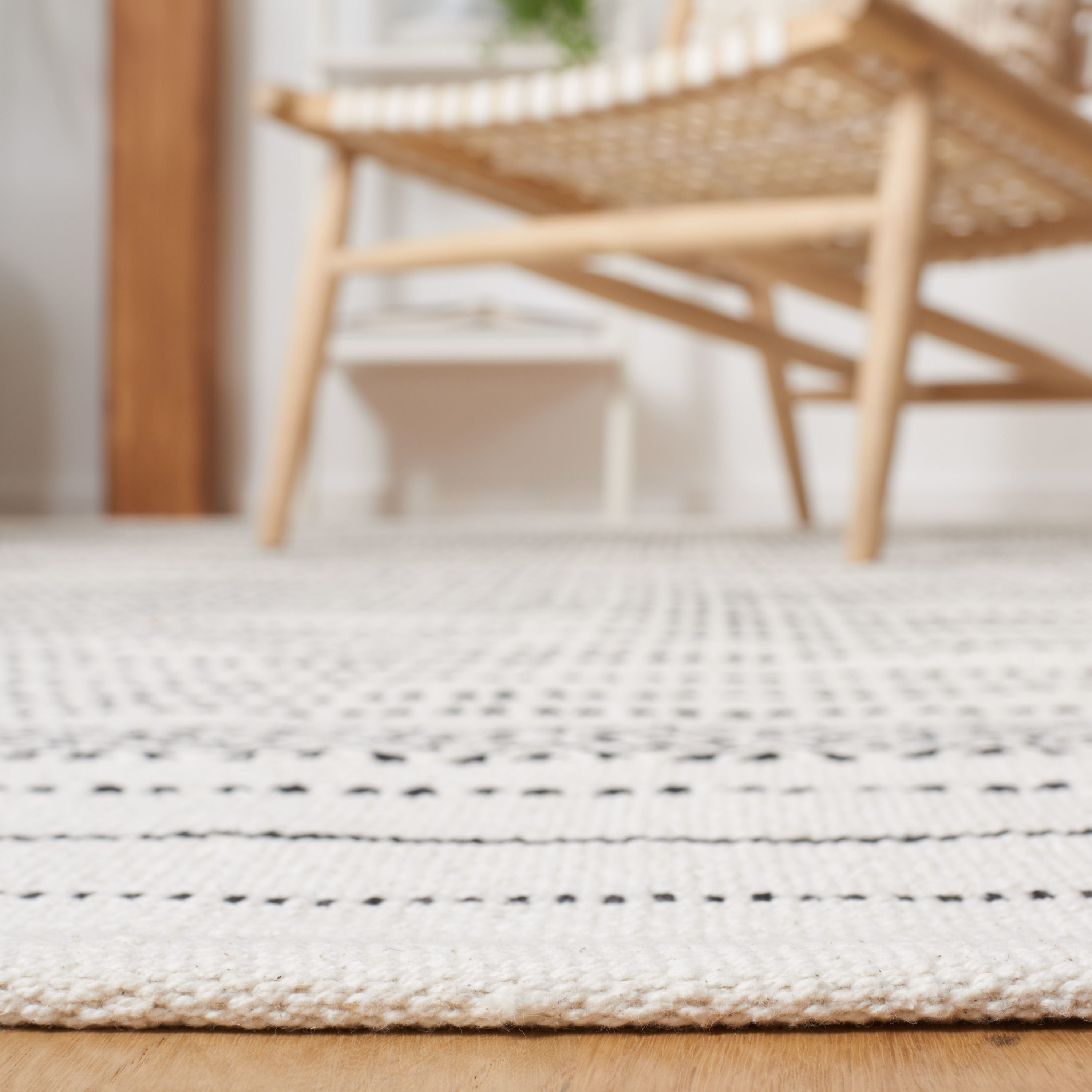 Ivory and Black Wool Flat Woven Handmade Reversible Area Rug, 5'x8'
