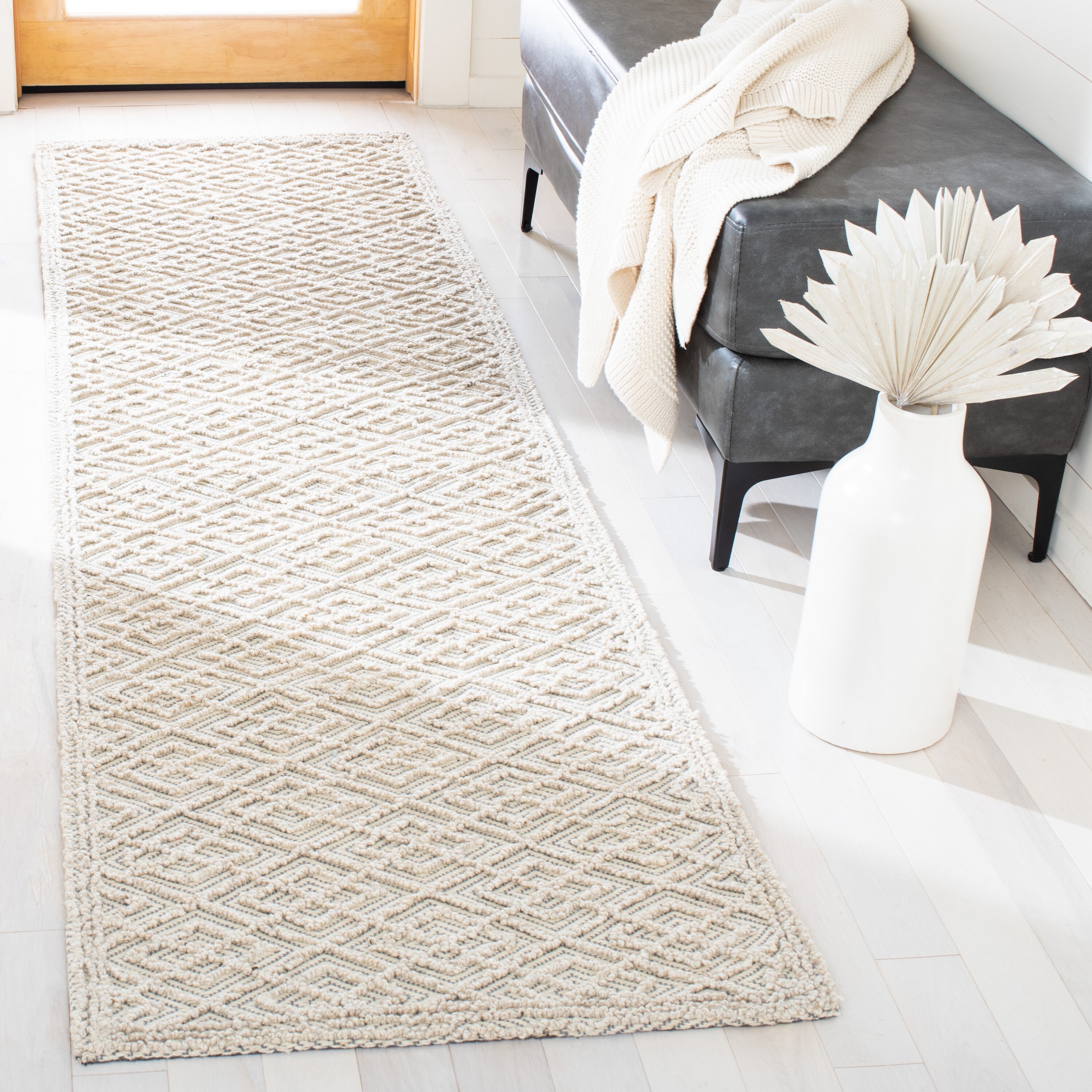 Trace Jakolien 2 x 8 Wool Ivory/Blue Indoor Geometric Farmhouse/Cottage Runner Rug | - Safavieh TRC224A-28