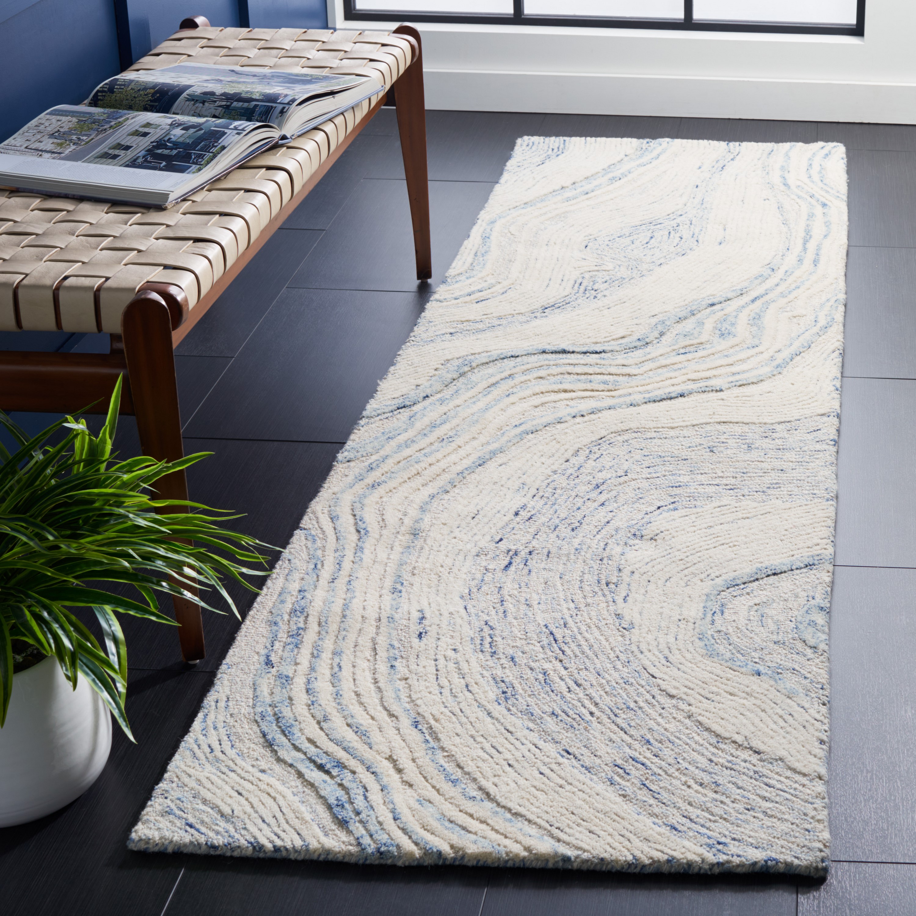 Safavieh FTV121M-26 Fifth Avenue Thiet 2 x 6 (ft) Tufted Wool Blue/Ivory Rectangular Indoor Geode Bohemian/Eclectic Runner rug