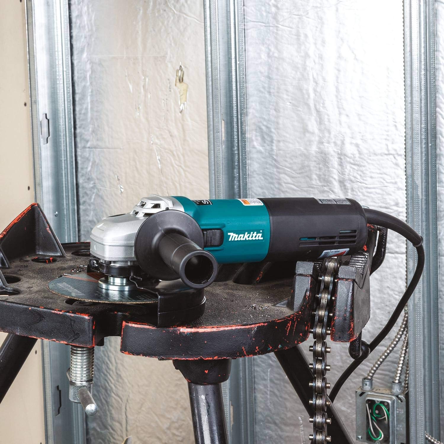 Makita 9566CV Cordless-Grinders - View #9