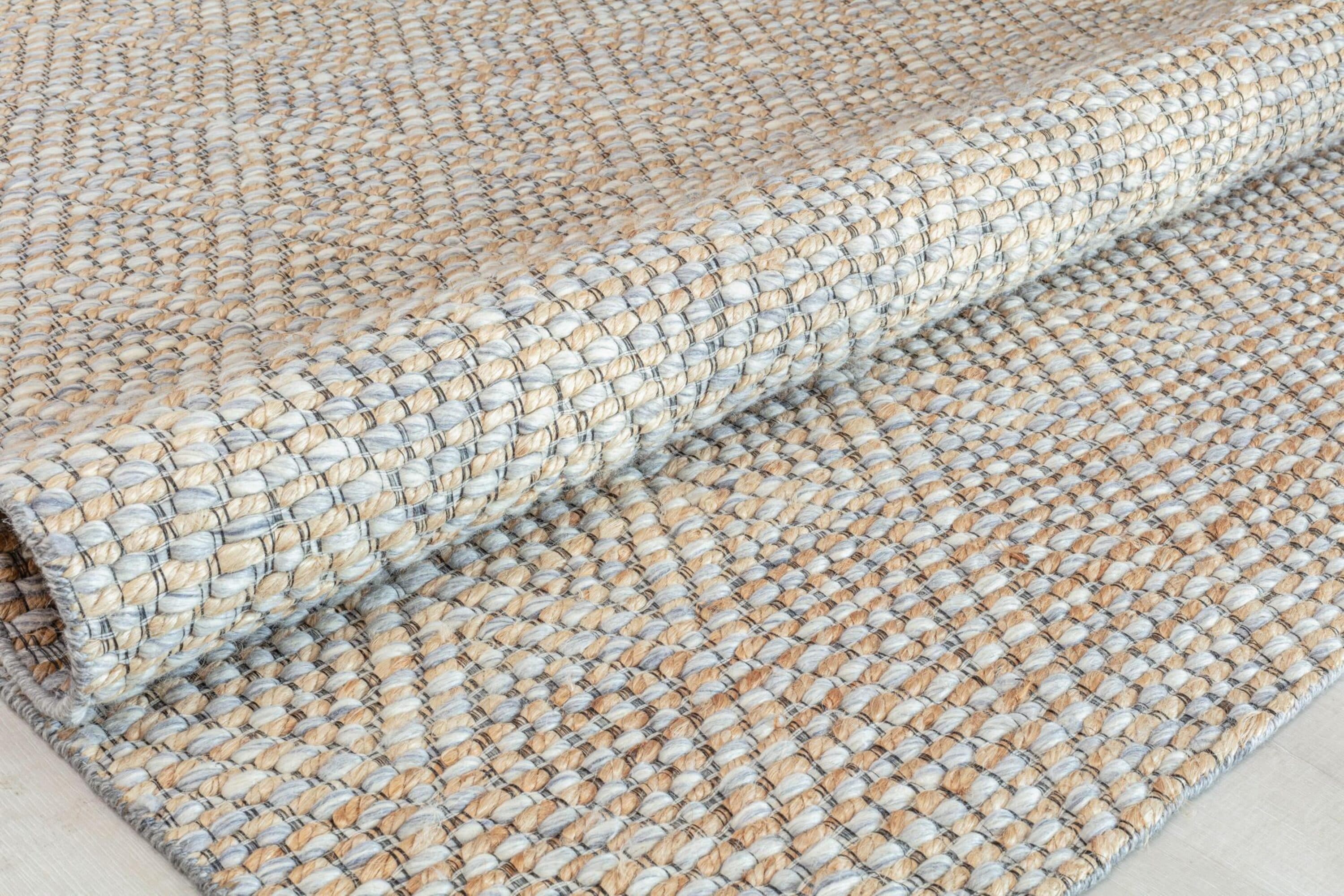 Gray and Beige Diamond Wool 5' x 7' Area Rug