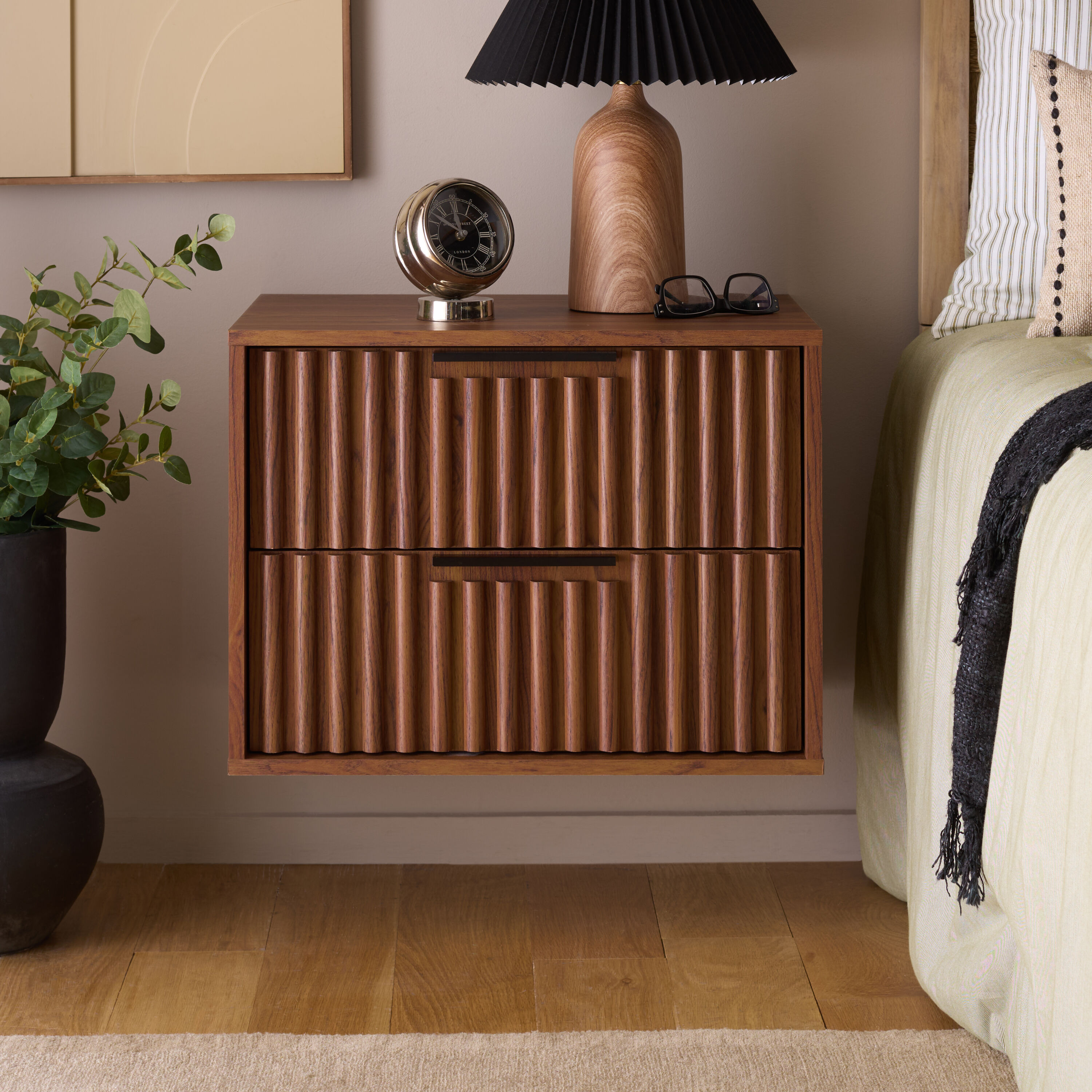 Safavieh NST9615A Lylia Walnut/Black Valet stand