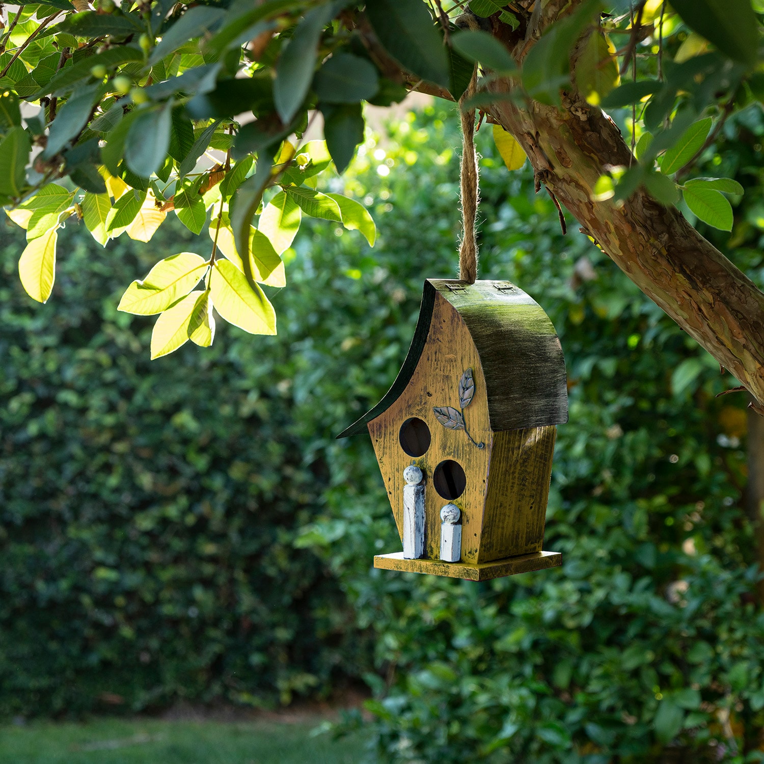 Alpine Corporation 12-in H Yellow Wood Variety Aviary Bird House in the  Bird Houses department at 