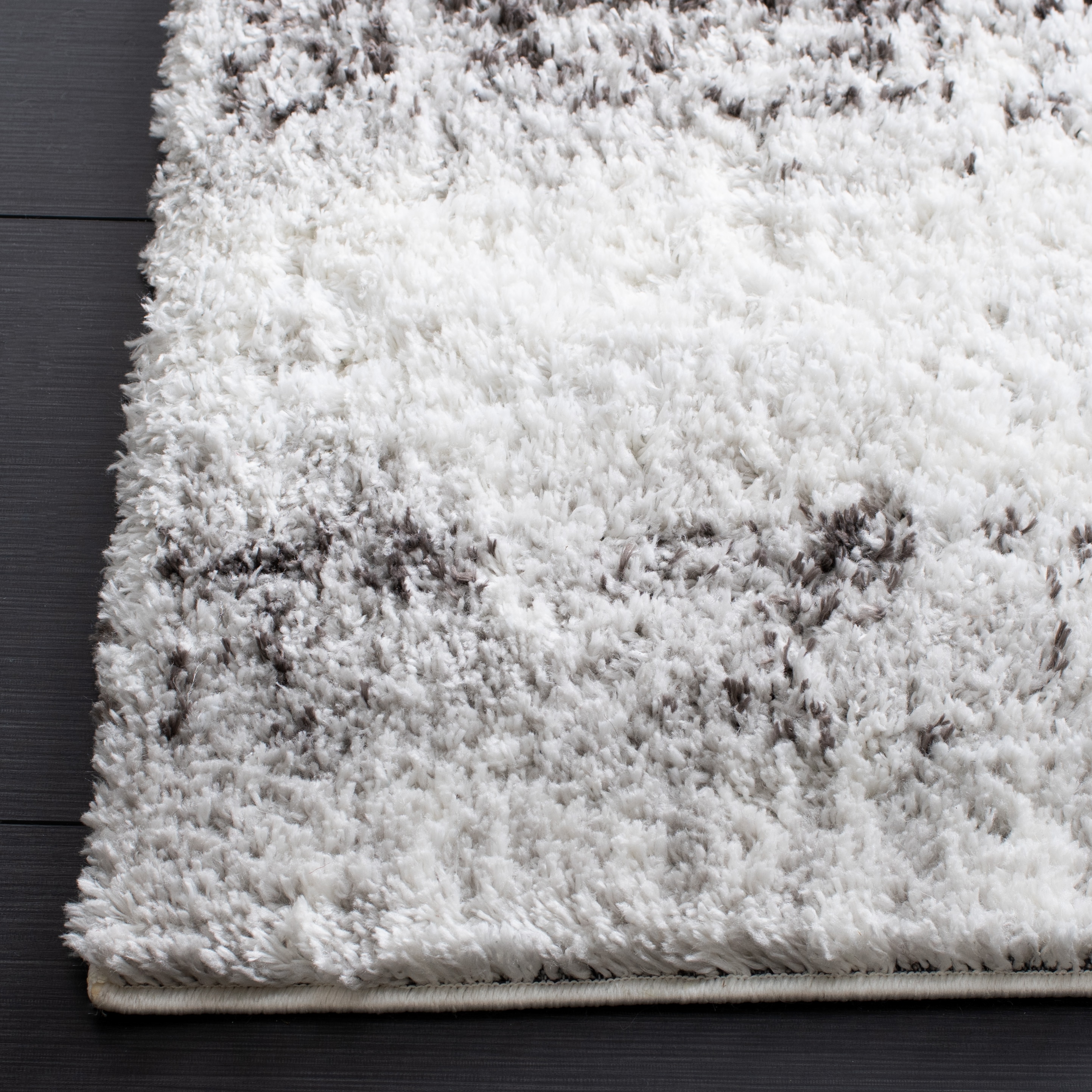 Safavieh BER551F-7SQ rugs - View #2