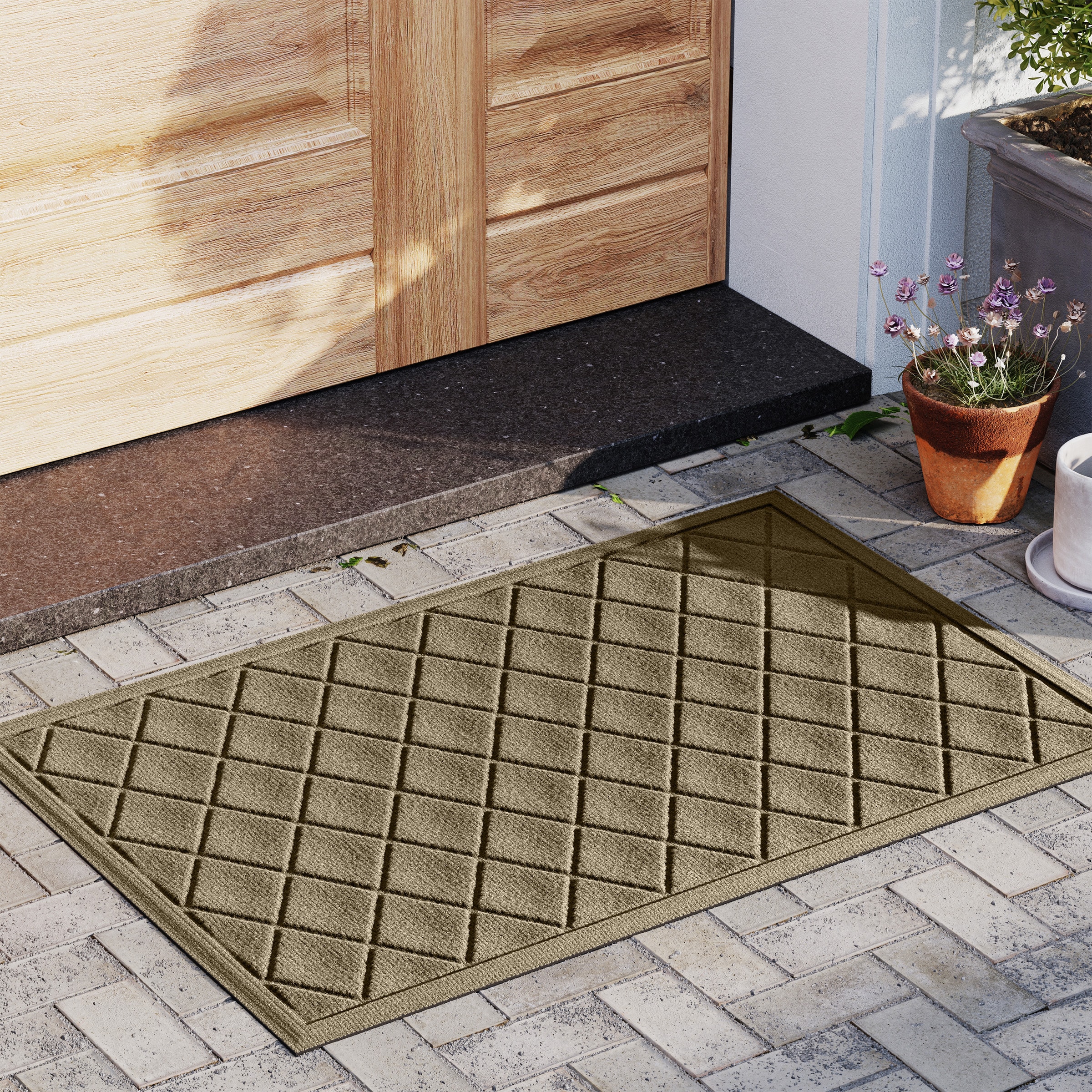 WaterHog 20377500023 2-ft x 3-ft Camel Polyester Rectangular Indoor or outdoor Decorative Door mat