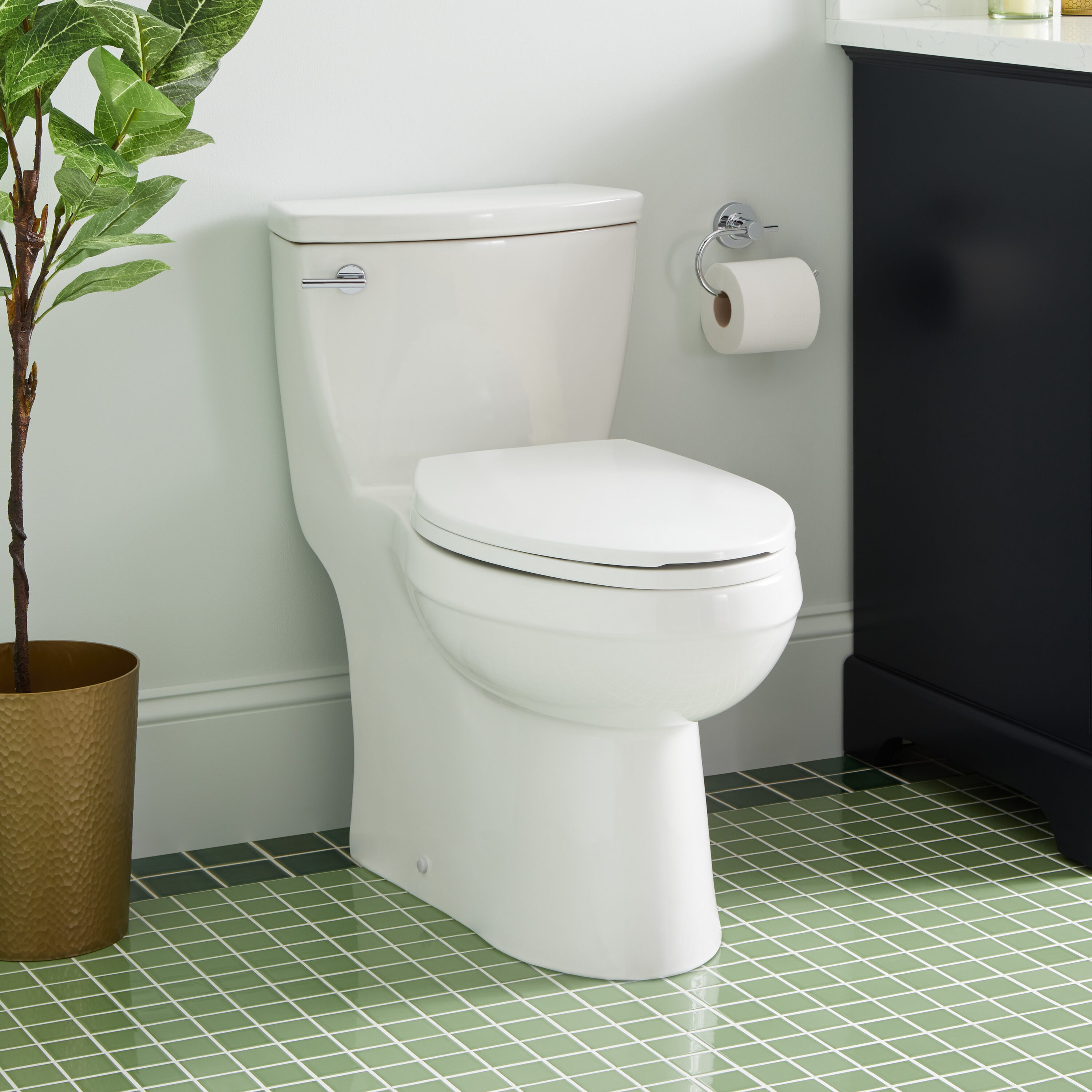 Signature Hardware 484601 Brinstead White Elongated Standard height Soft Close 1-piece Toilet 12-in Rough-In WaterSense 1.28 GPF