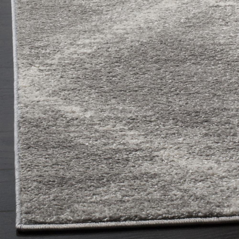 Adirondack Light Grey & Ivory Easy-Care Synthetic Area Rug, 6' x 9'