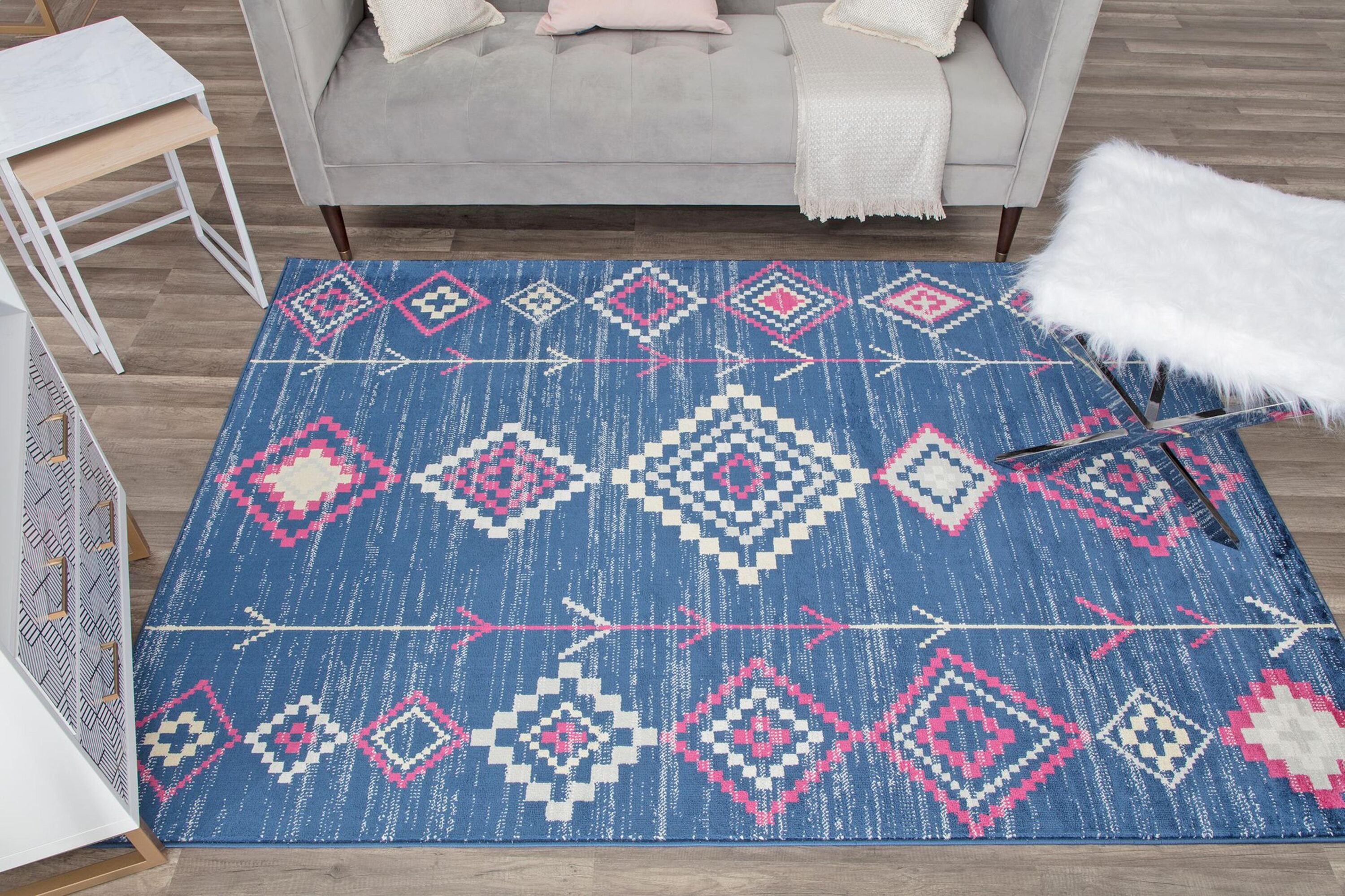 Soleil Native Navy Blue 2'x4' Synthetic Tribal Area Rug
