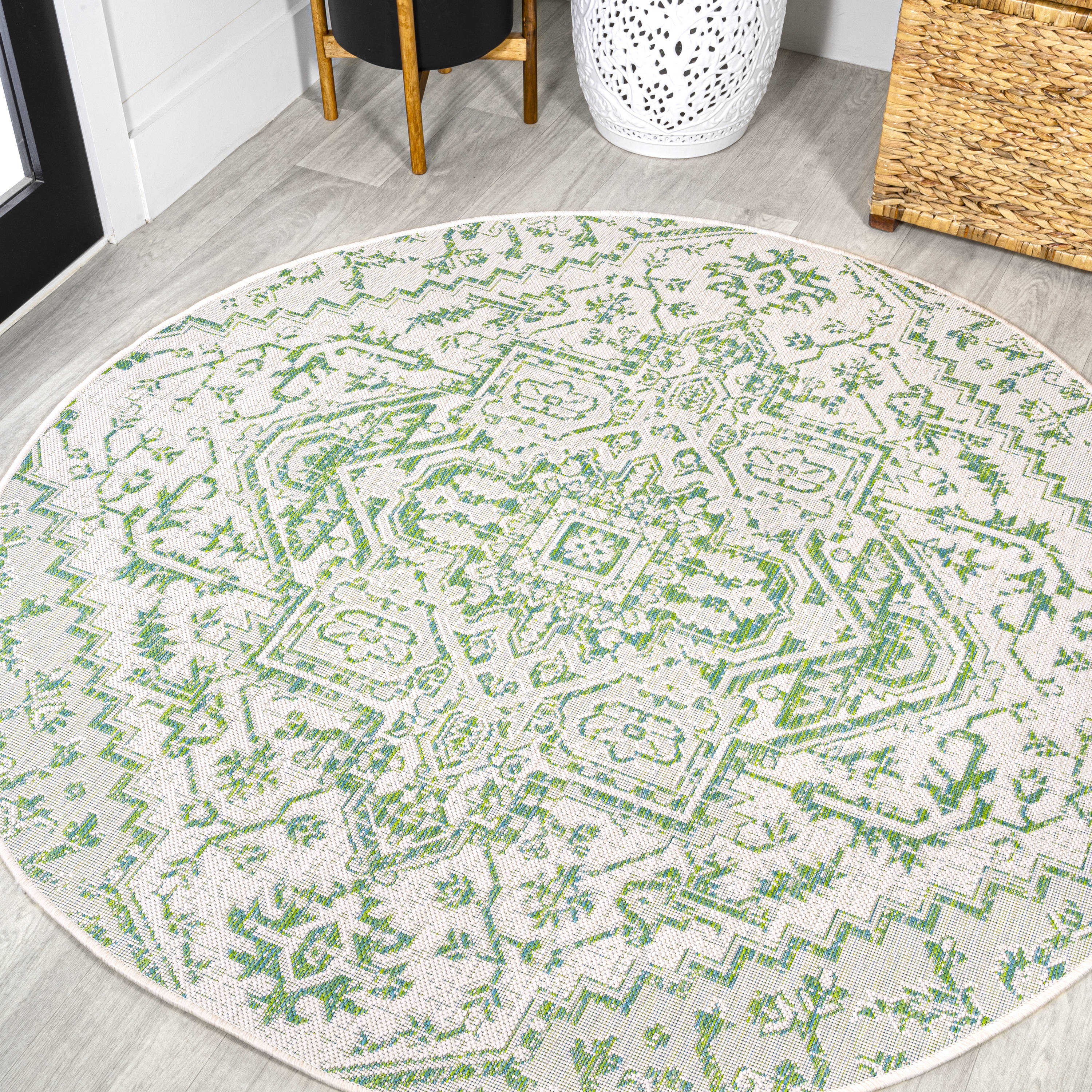 JONATHAN  Y SMB105G-5R Santa Monica Estrella Textured Weave 5 x 5 (ft) Loomed Polypropylene Green/Cream Round Indoor/Outdoor Distressed/Overdyed Coastal Area rug