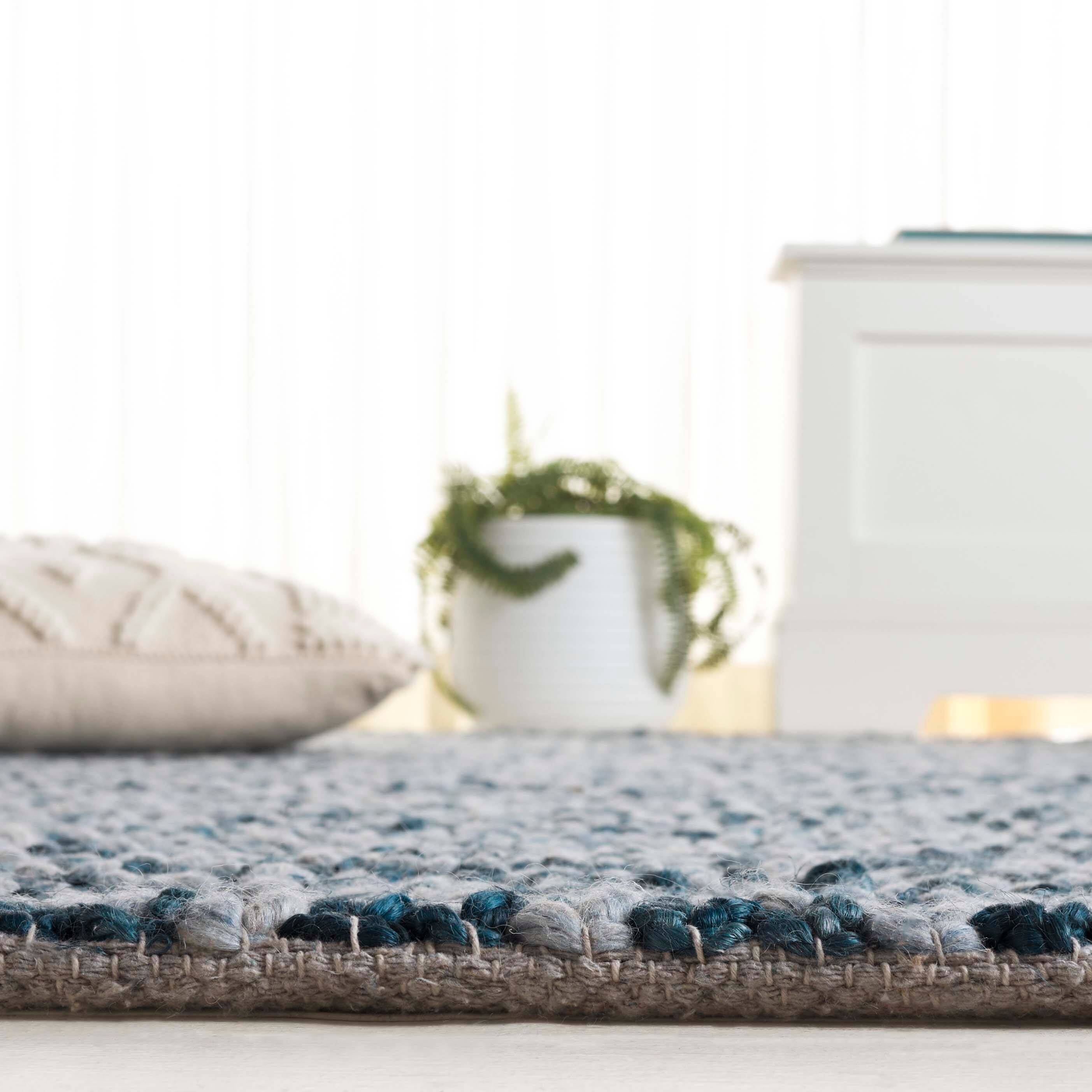 Safavieh NFC104M-4 rugs - View #5