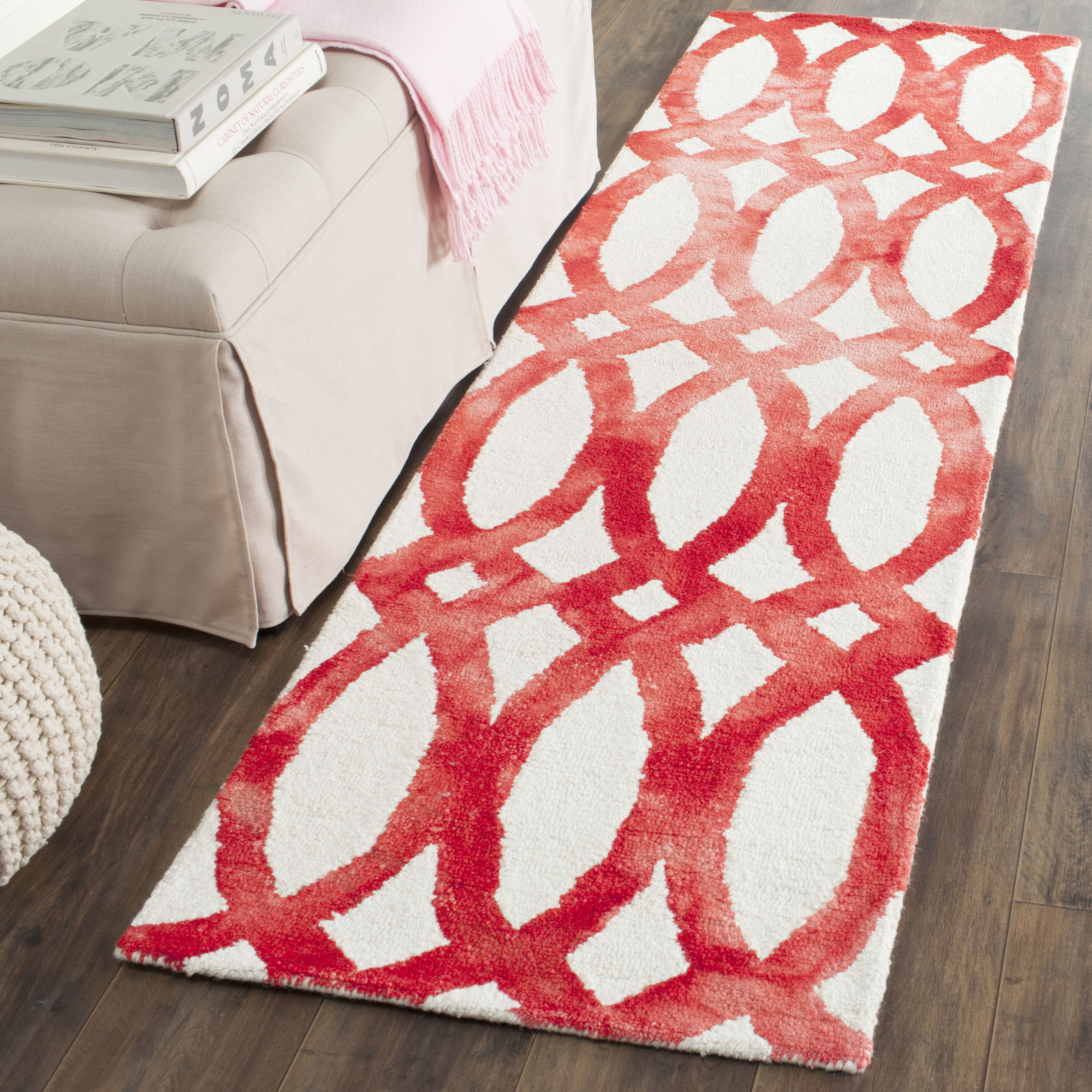  Dip Dye 675 Ivory/Red Contemporary 2ft-3in x 6ft Runner Rug