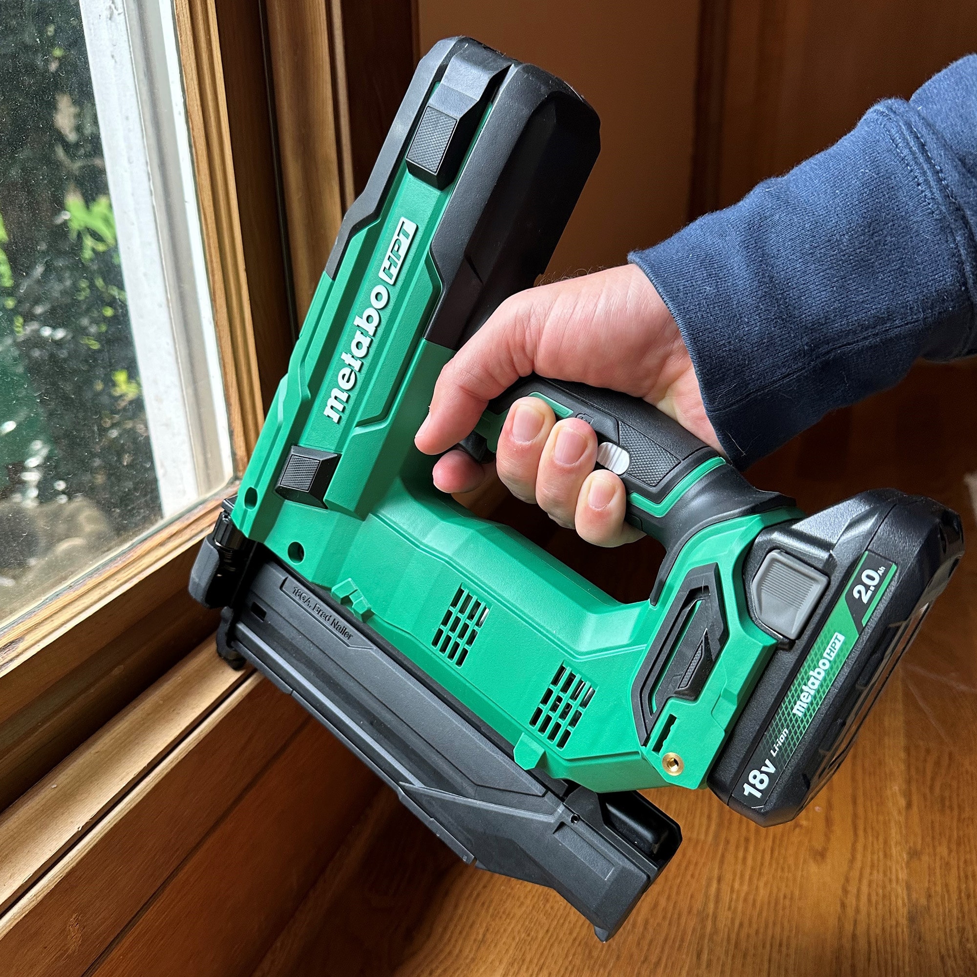 Metabo HPT MultiVolt 2-in 18-Gauge Cordless Brad Nailer (Battery And ...