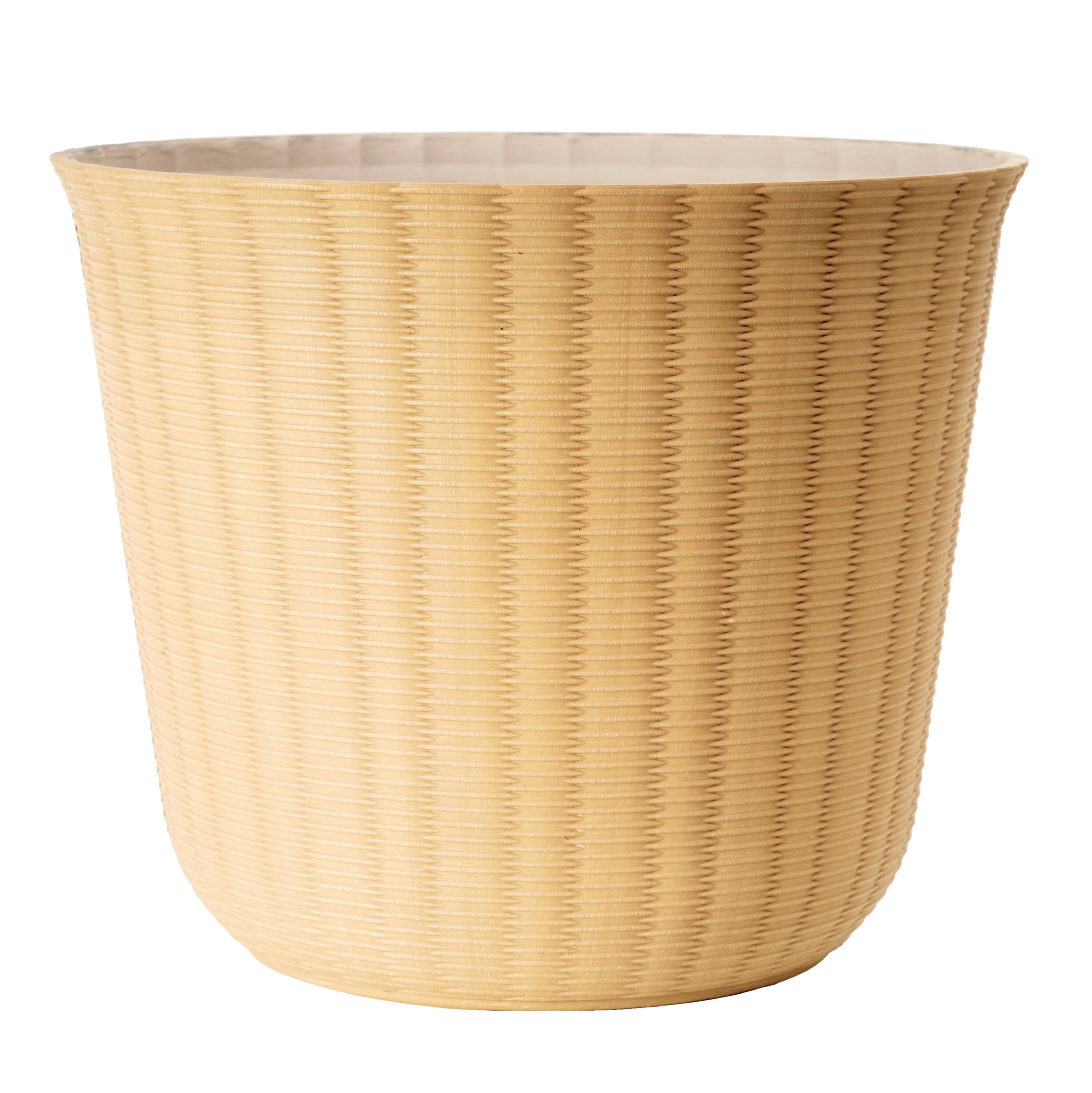 Style Selections DP2151J Round 13.11-in W Small Yellow Recycled plastic Indoor/Outdoor Planter