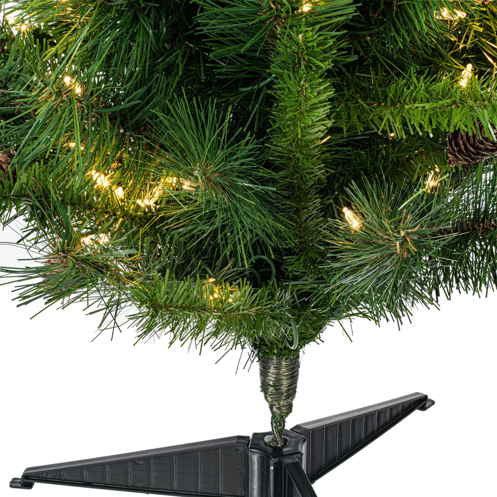 Vickerman A801005LED Artificial-Christmas-Trees - View #5