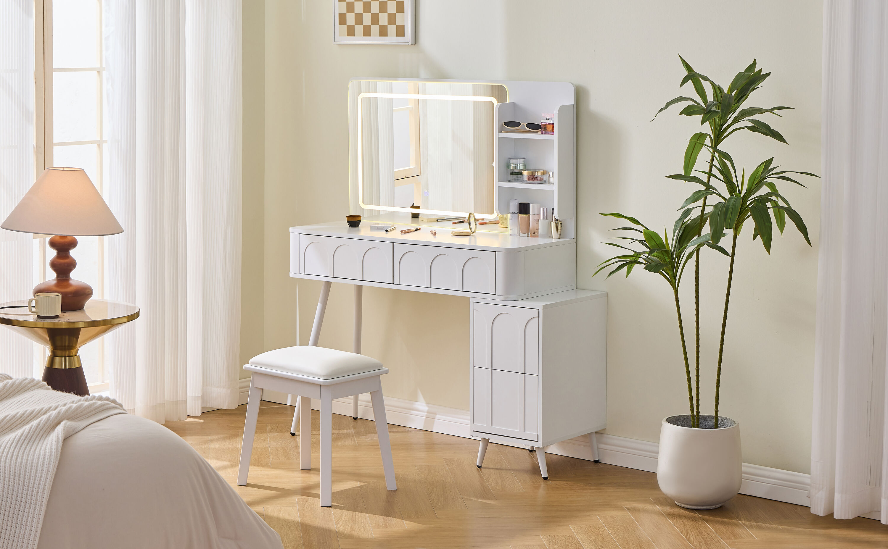 ModernLuxe SD000030AAB Bedroom-Vanities - View #3