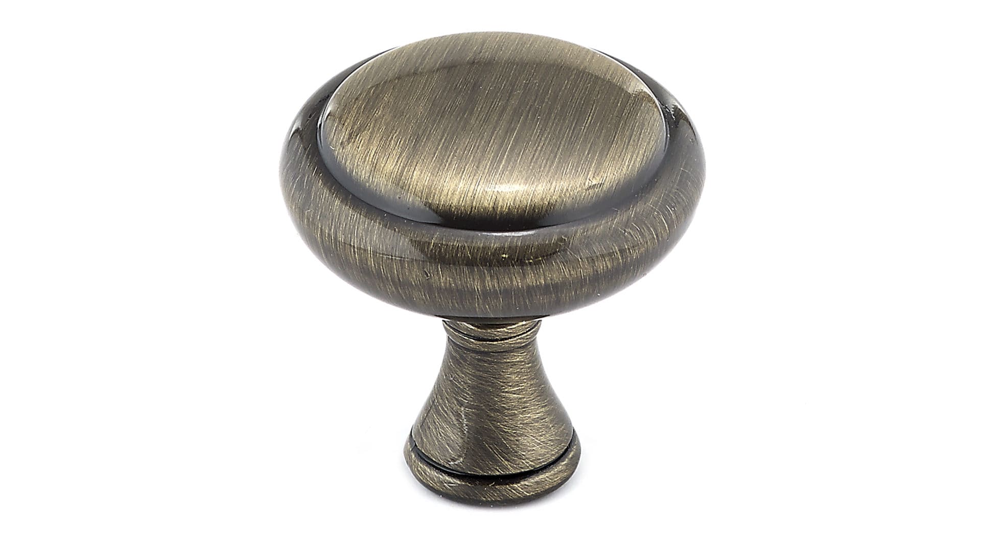 Richelieu BP79032AE Candiac 1-1/4-in Antique English Round Traditional Cabinet Knob