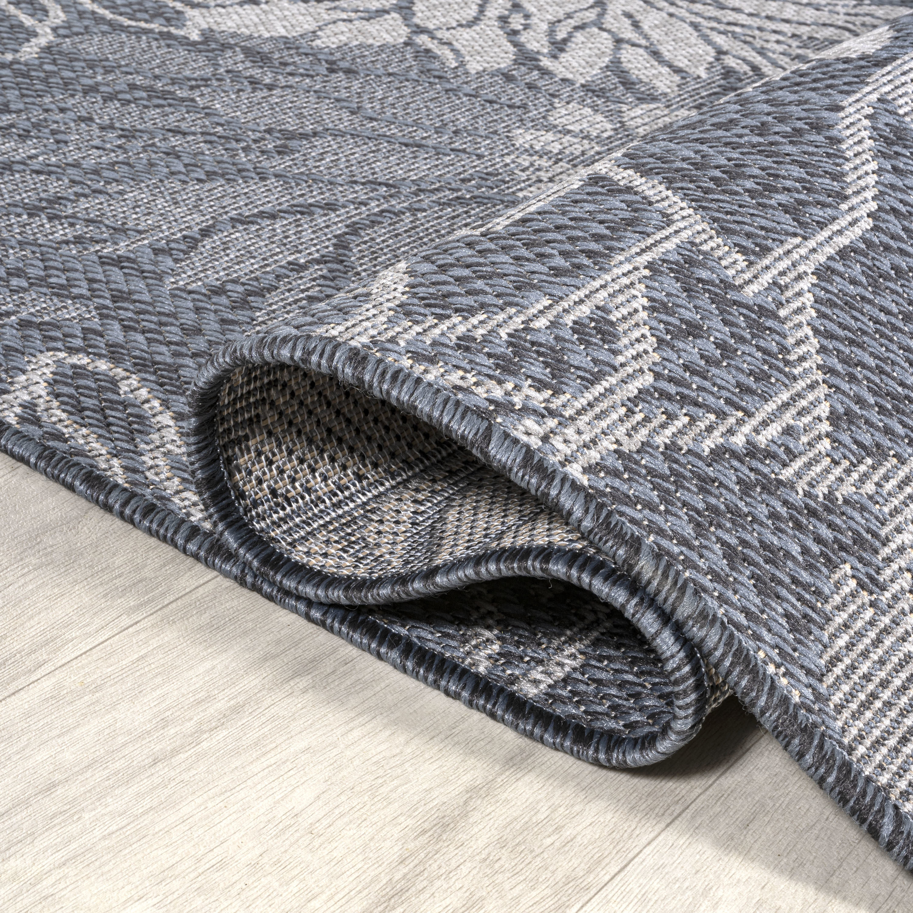 3' x 5' Navy and Gray Synthetic Floral Indoor/Outdoor Area Rug