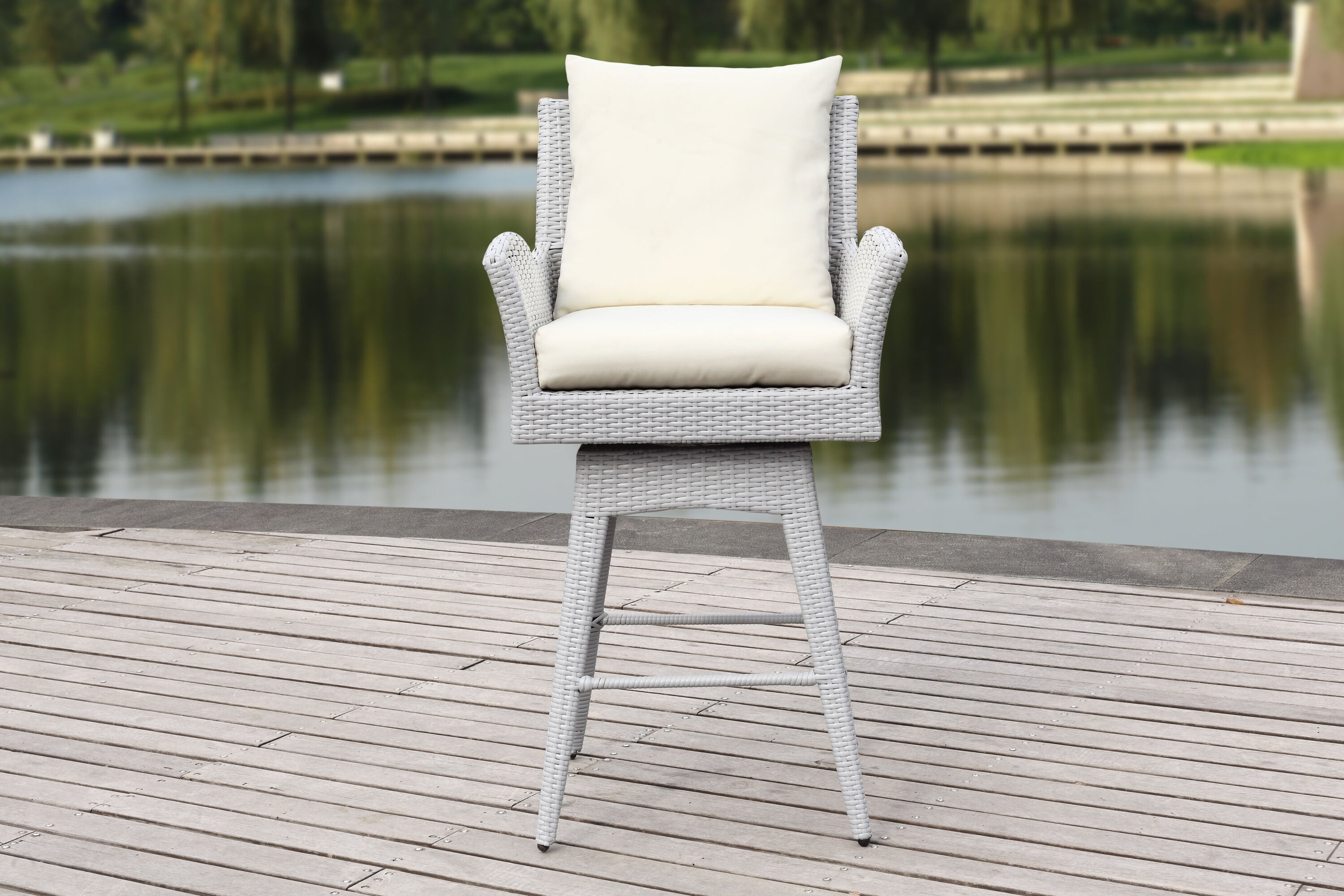 Safavieh PAT2515C Hayes Rattan Gray/Beige Steel Frame Swivel Counter-height Chair with Off-white Cushioned Seat