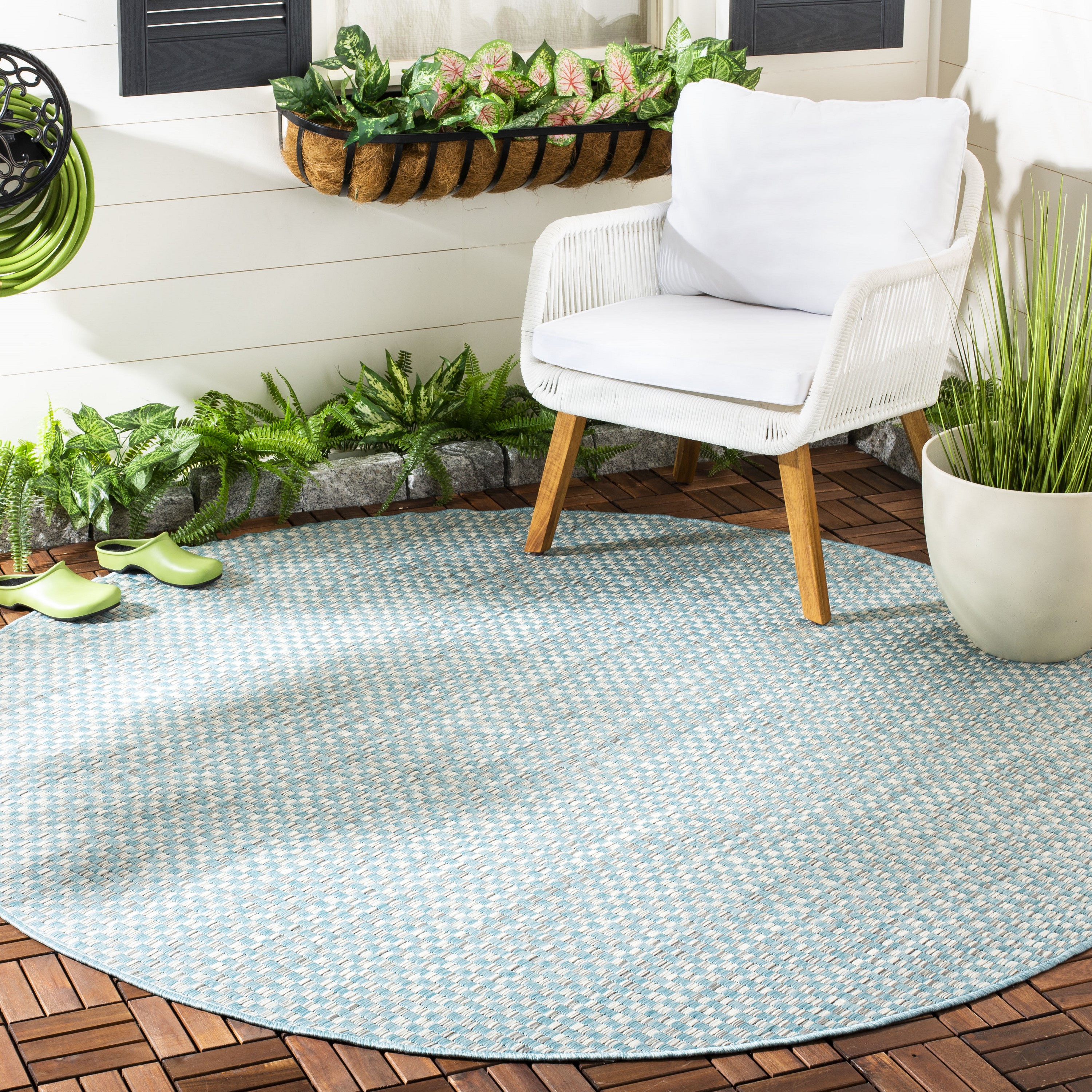 Safavieh CY8653-37121-7R Courtyard Salvador 7 x 7 (ft) Loomed Polypropylene Light Blue/Light Gray Round Indoor/Outdoor Coastal Area rug
