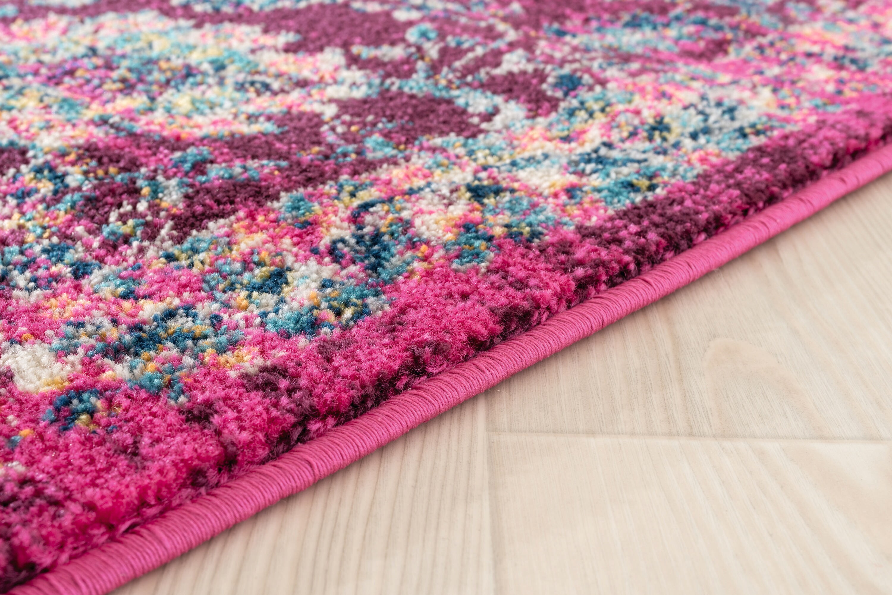 United Weavers Of America 713 21181 58 rugs - View #3