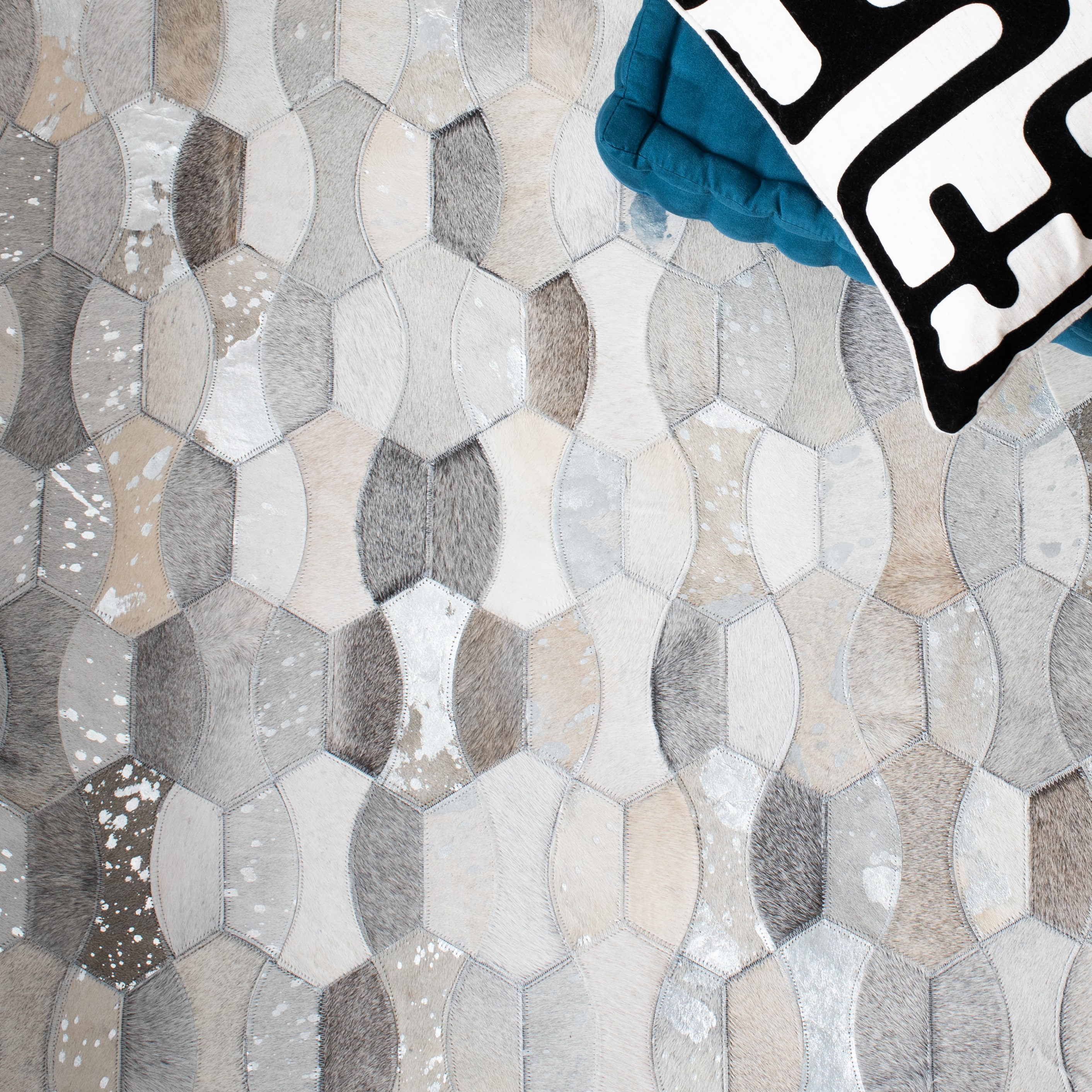 Gray Geometric Handmade Cowhide 3' x 5' Area Rug