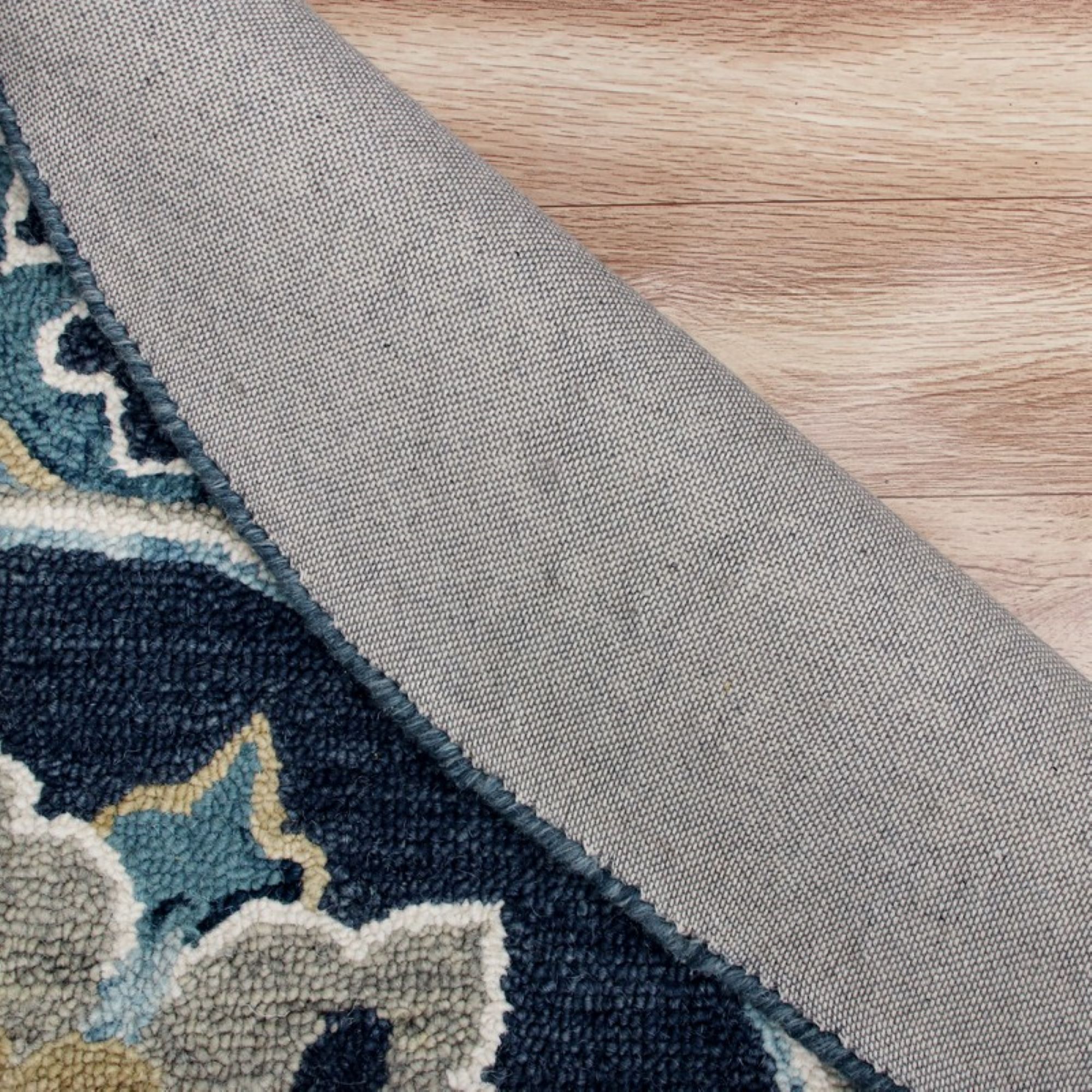 Handmade Blue Floral Medallion Wool Round Rug, 5'