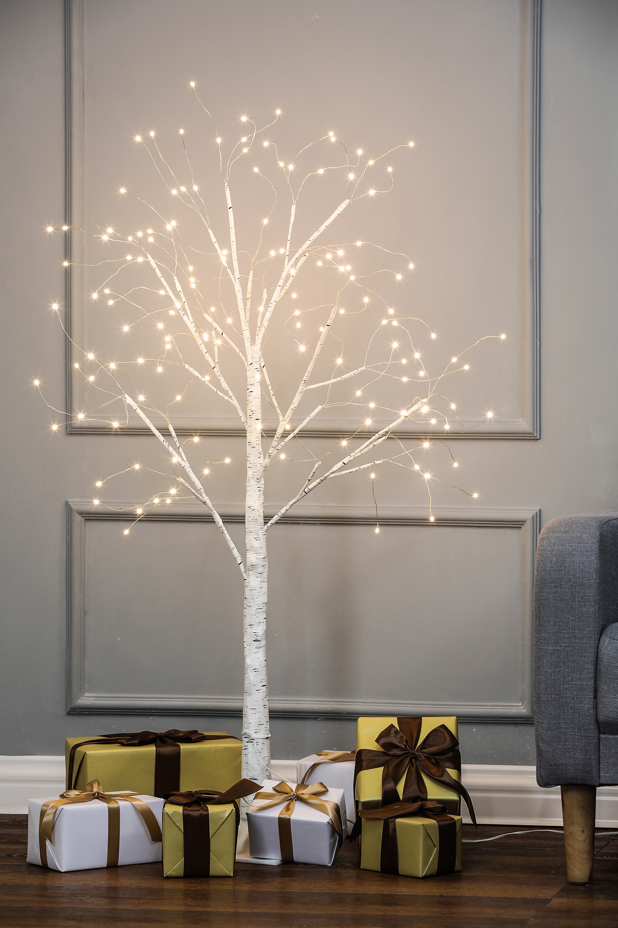 LuxenHome WHHD969 Artificial-Christmas-Trees - View #3