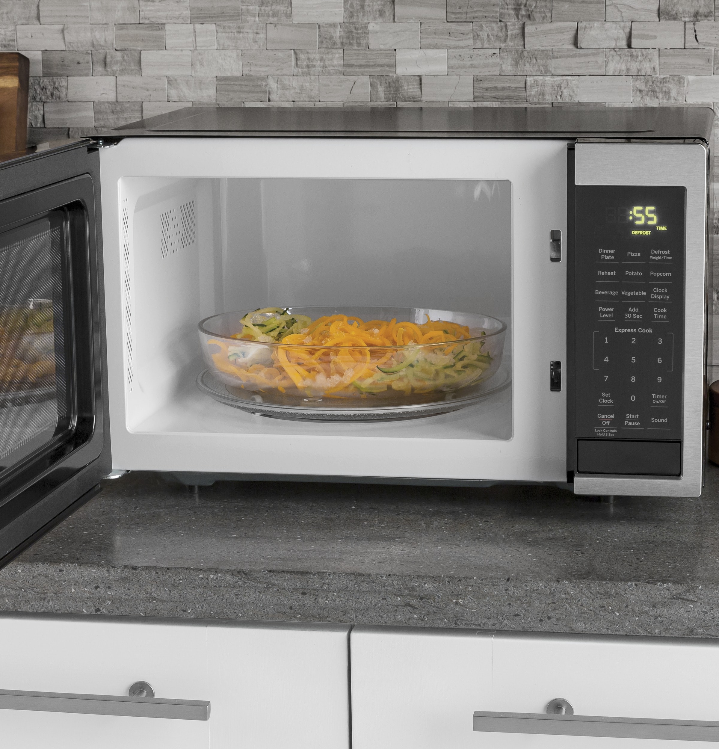 0.9 Cu. Ft. Stainless Steel Countertop Microwave Oven