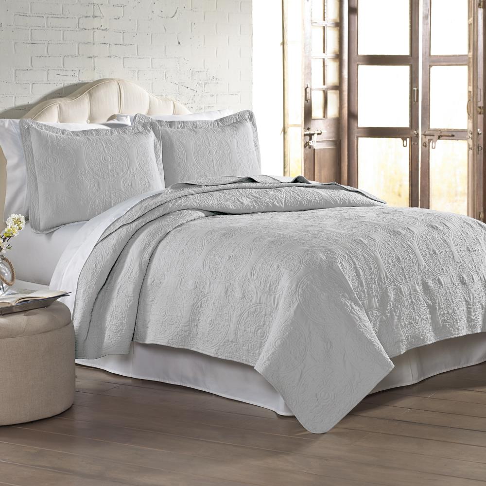 Amrapur Overseas 3MFSQLTG-SIL-KG Solid Embroidered Quilt Set Silver Abstract Reversible King Quilt Blend