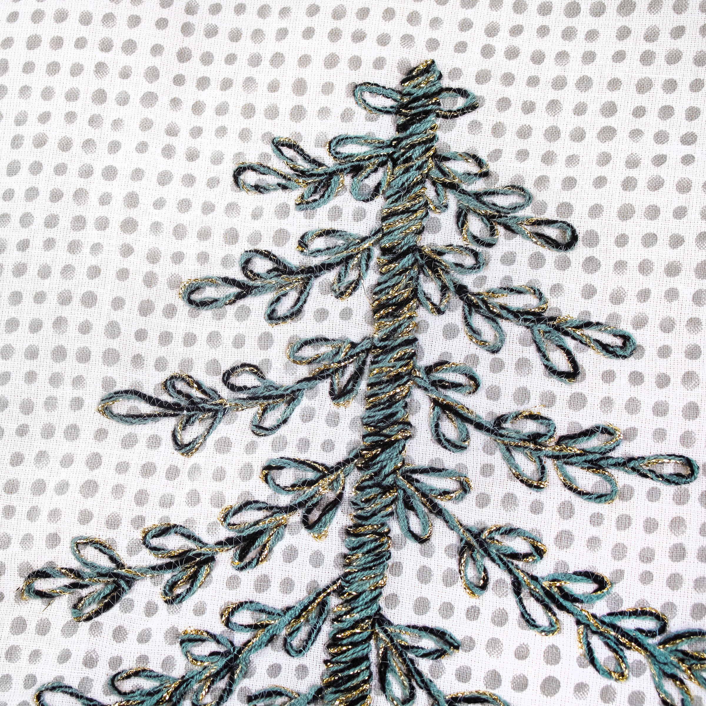 National Tree Company HGT93-CTS25025A Tree-Skirts - View #4