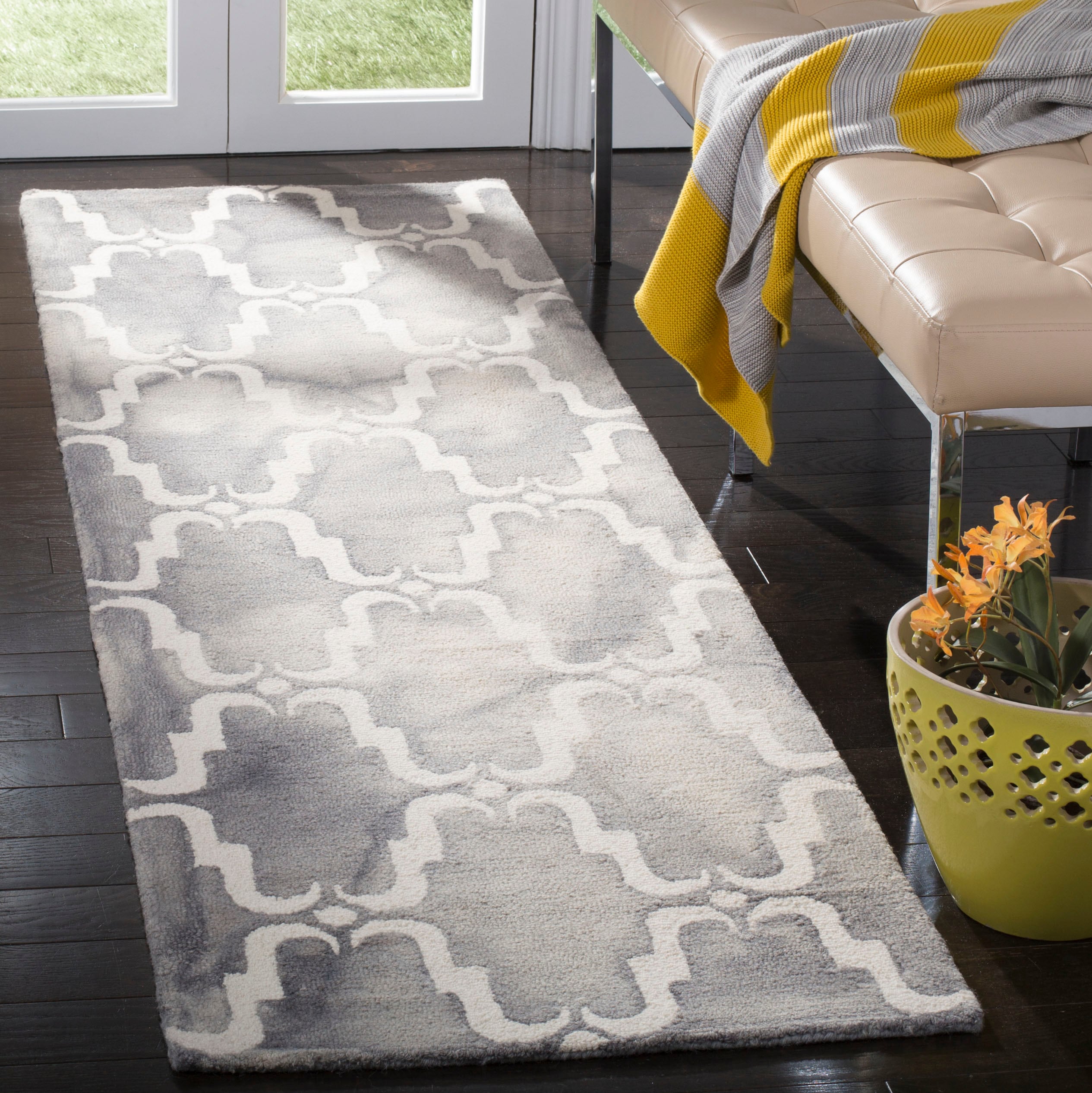 Safavieh DDY536C-28 Dip Dye Teri 2 x 8 (ft) Tufted Wool Gray/Ivory Rectangular Indoor Trellis Bohemian/Eclectic Runner rug
