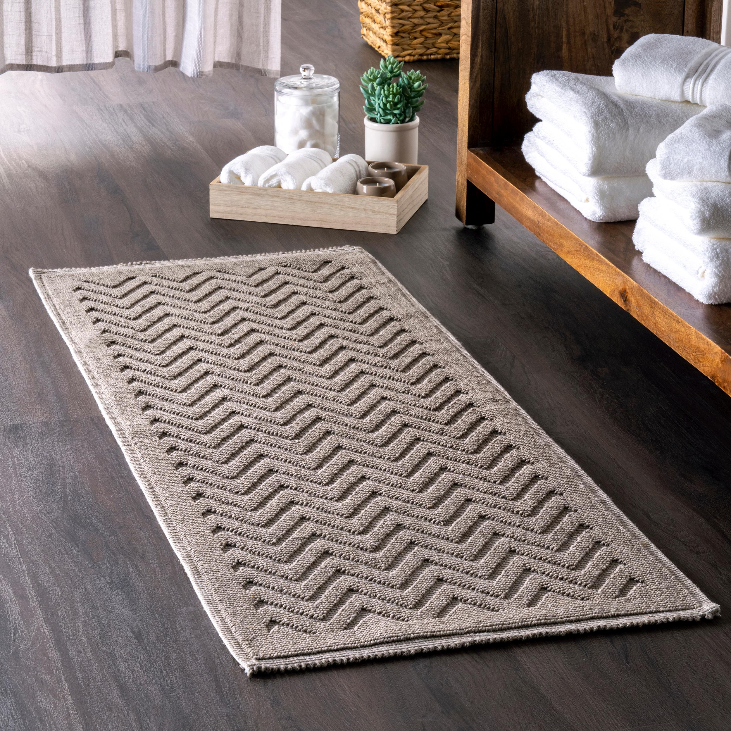 nuLOOM 17-in x 24-in Beige Cotton Bath Mat in the Bathroom Rugs & Mats ...