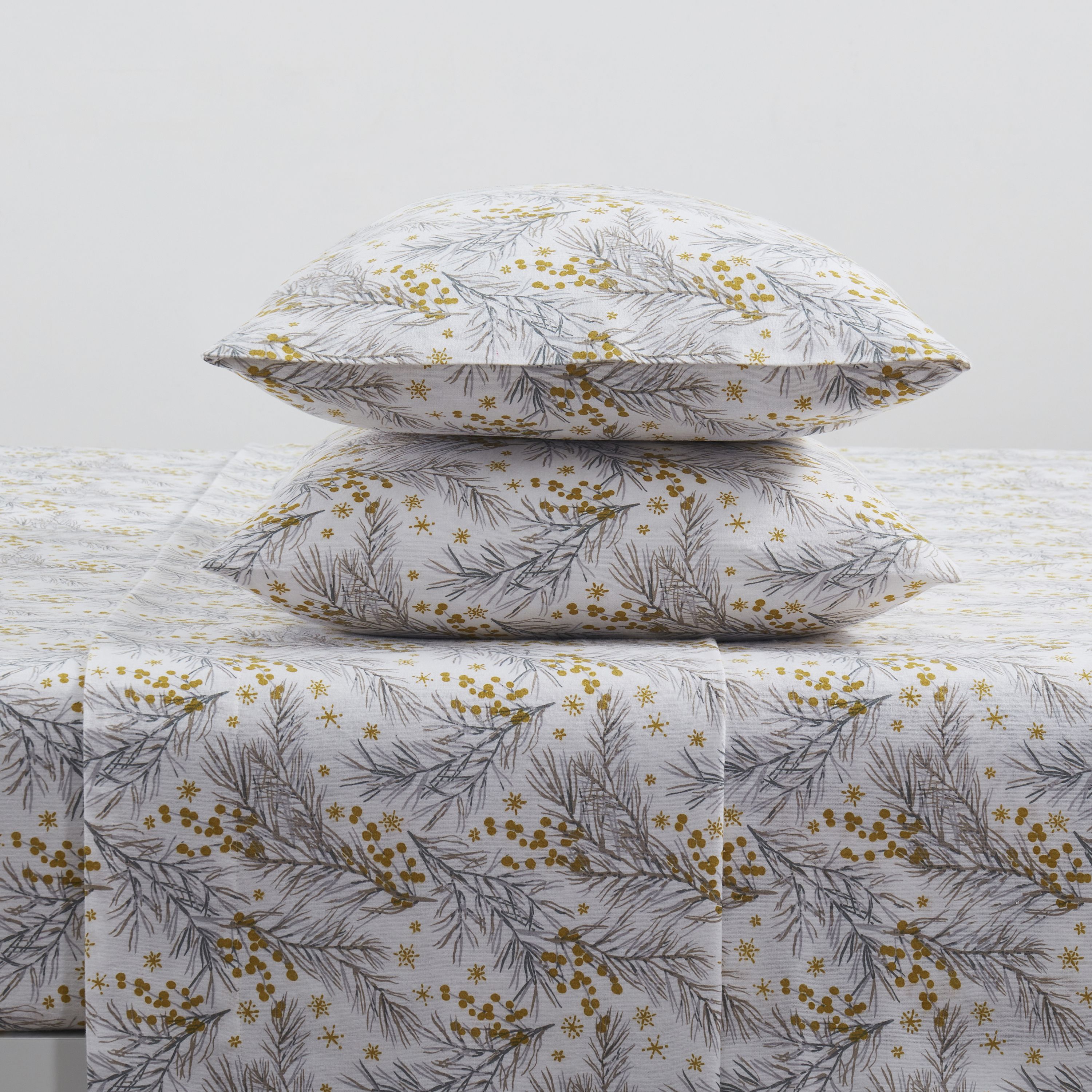 KATE AURORA Holiday Essentials Cozy Bed Collection Deep Pocket 100 Percent Cotton Flannel Christmas Gold Pines 4 Piece Sheet Set Full