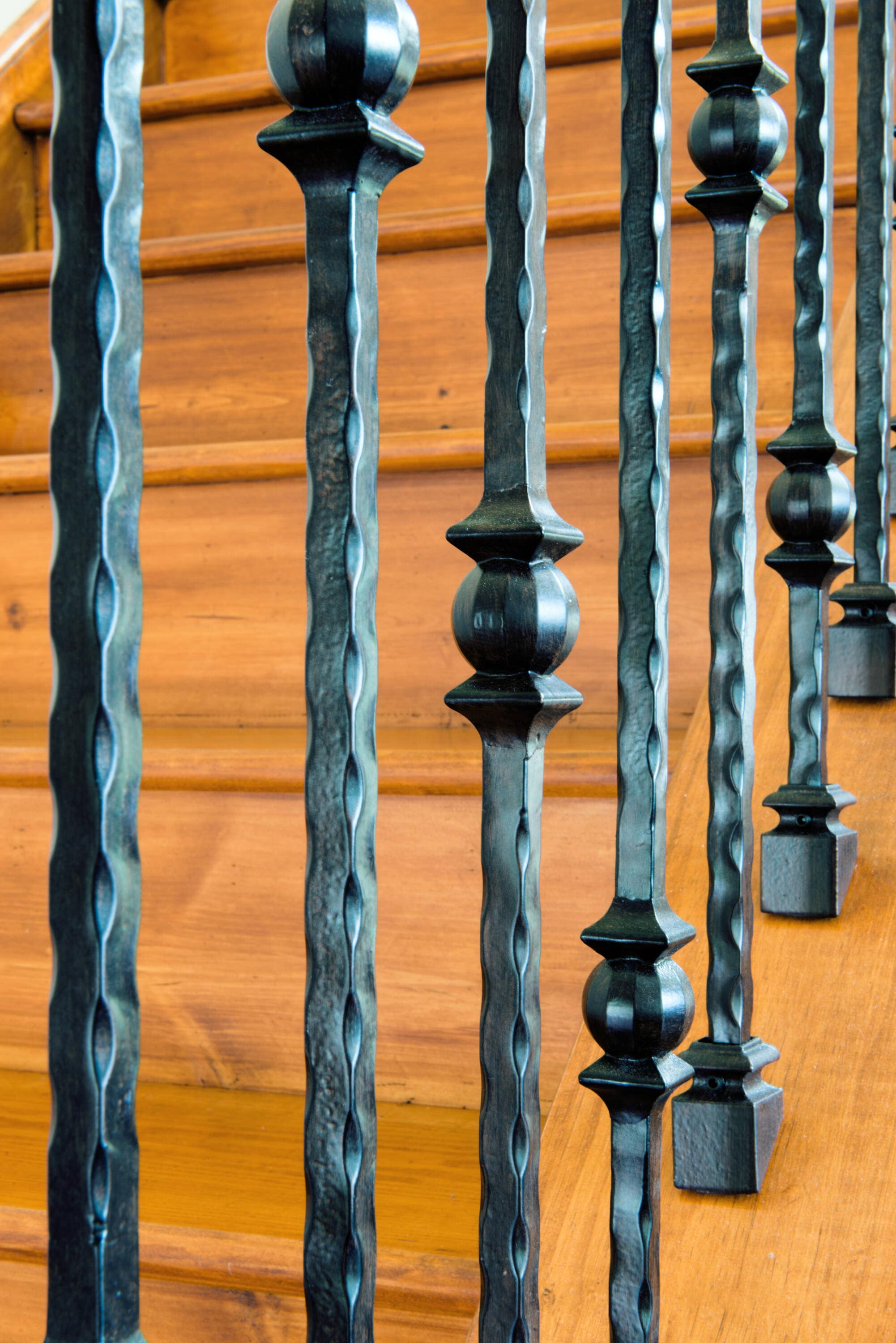 L.J. Smith Stair Systems M3100  ETISM Interior-Stairpart-Balusters - View #4