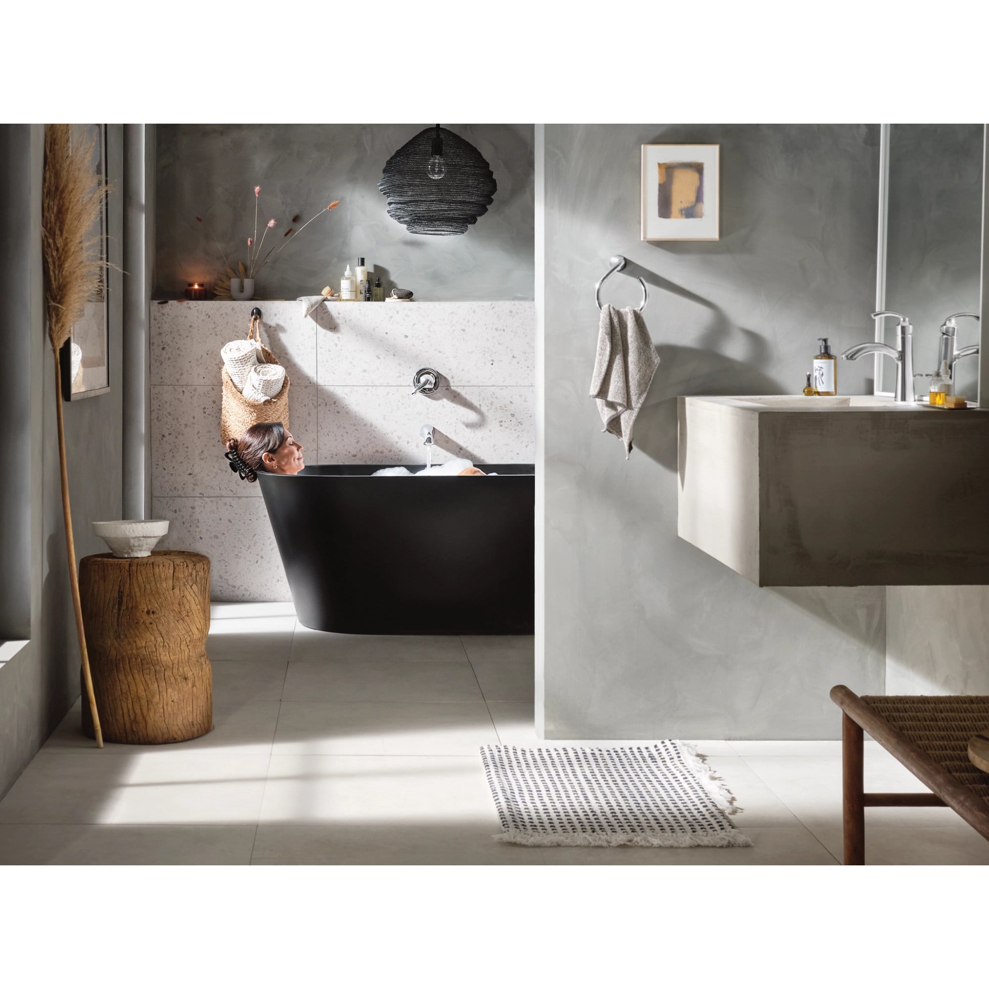 Chrome Single Handle Bathroom Faucet with Deckplate