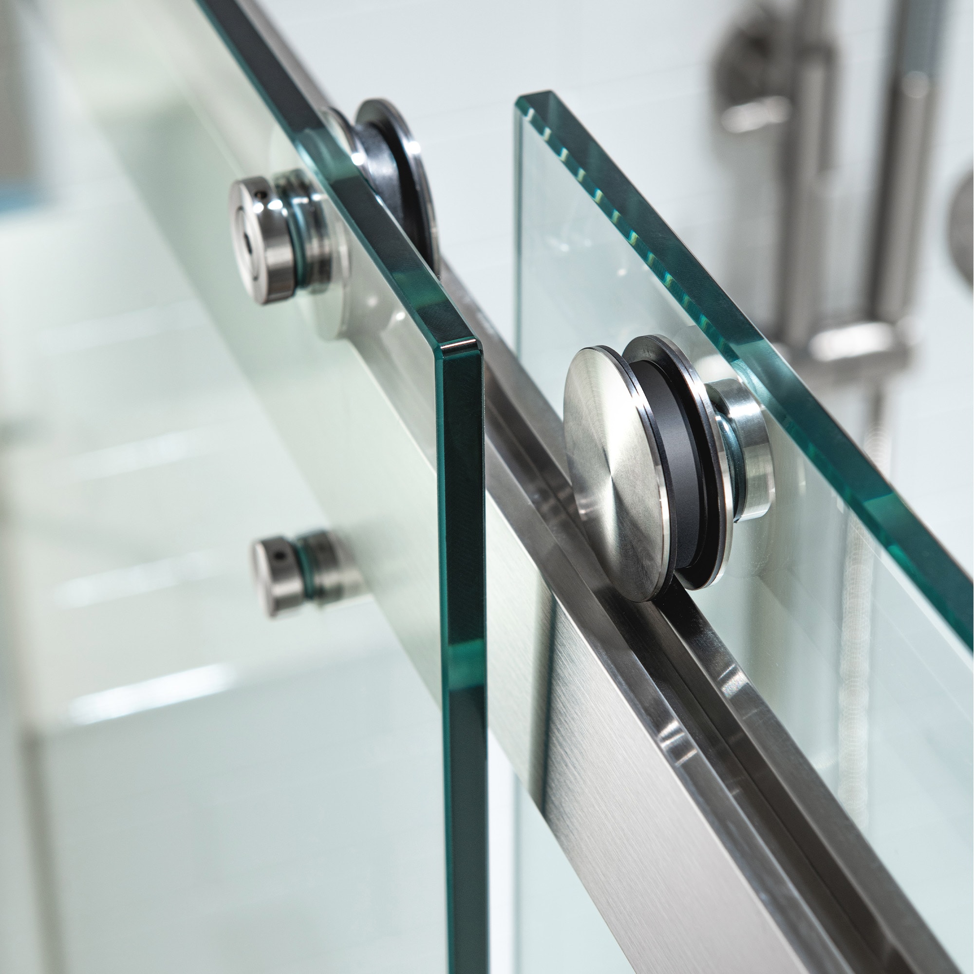 Woodbridge LS733 Shower-Doors - View #9