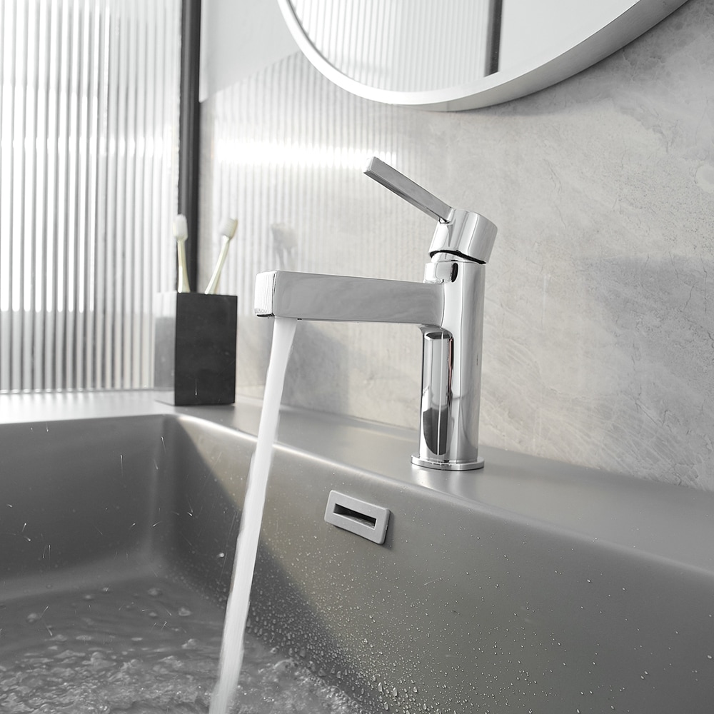 Polished Chrome Single Handle Modern Bathroom Faucet