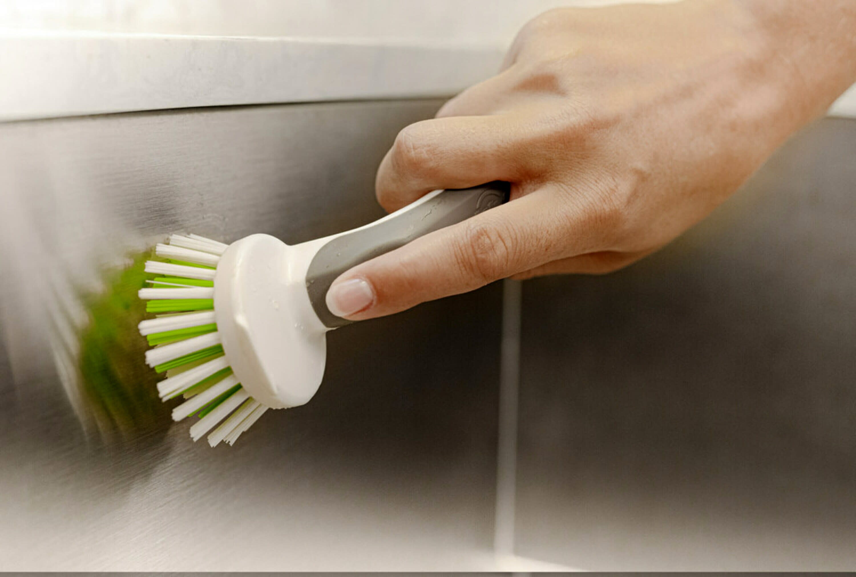 Joseph Joseph - Palm Scrub Dishwashing brush with detergent