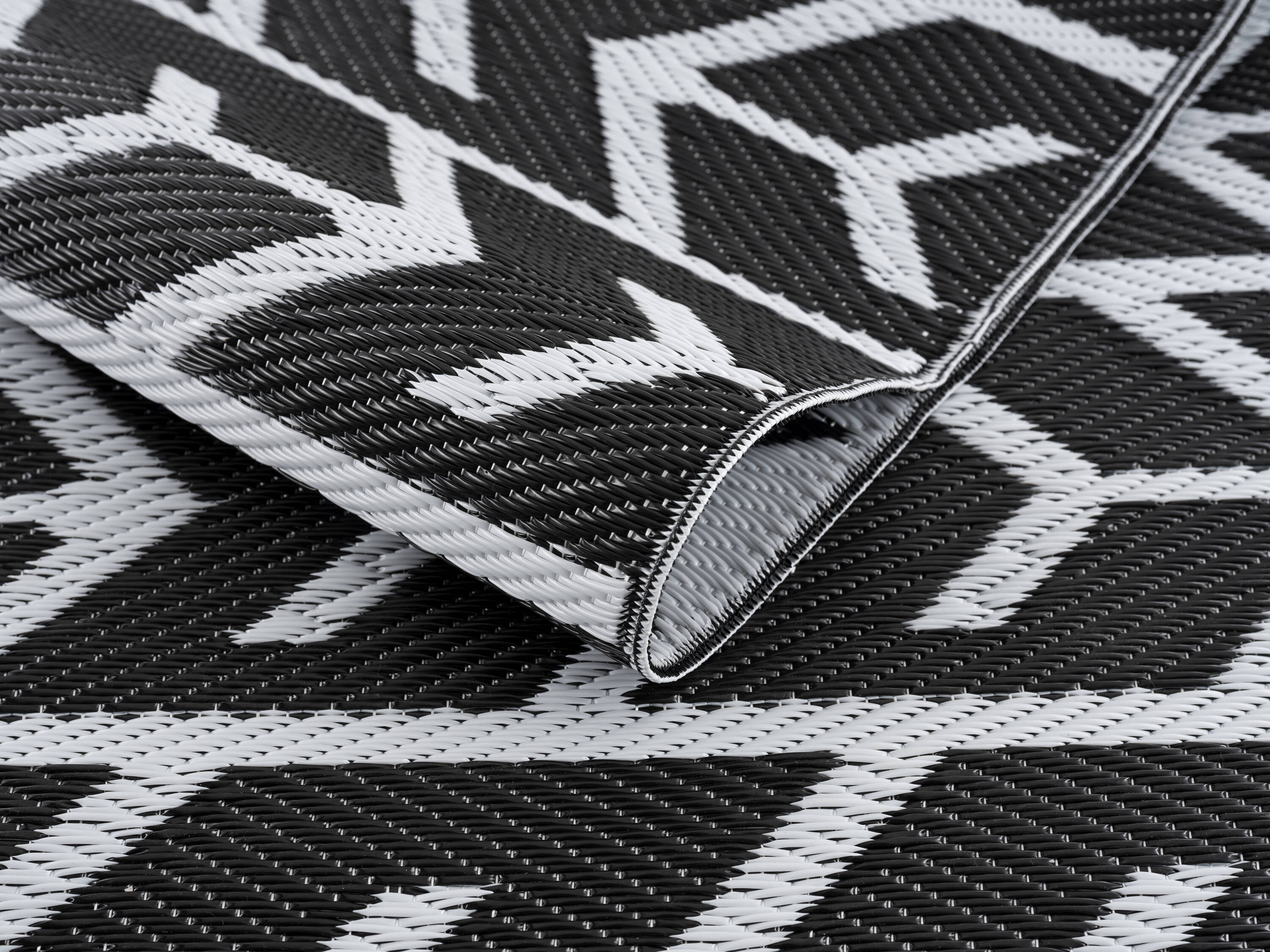 Playa Rug PLY-R-AMS-BW-8X10 rugs - View #3
