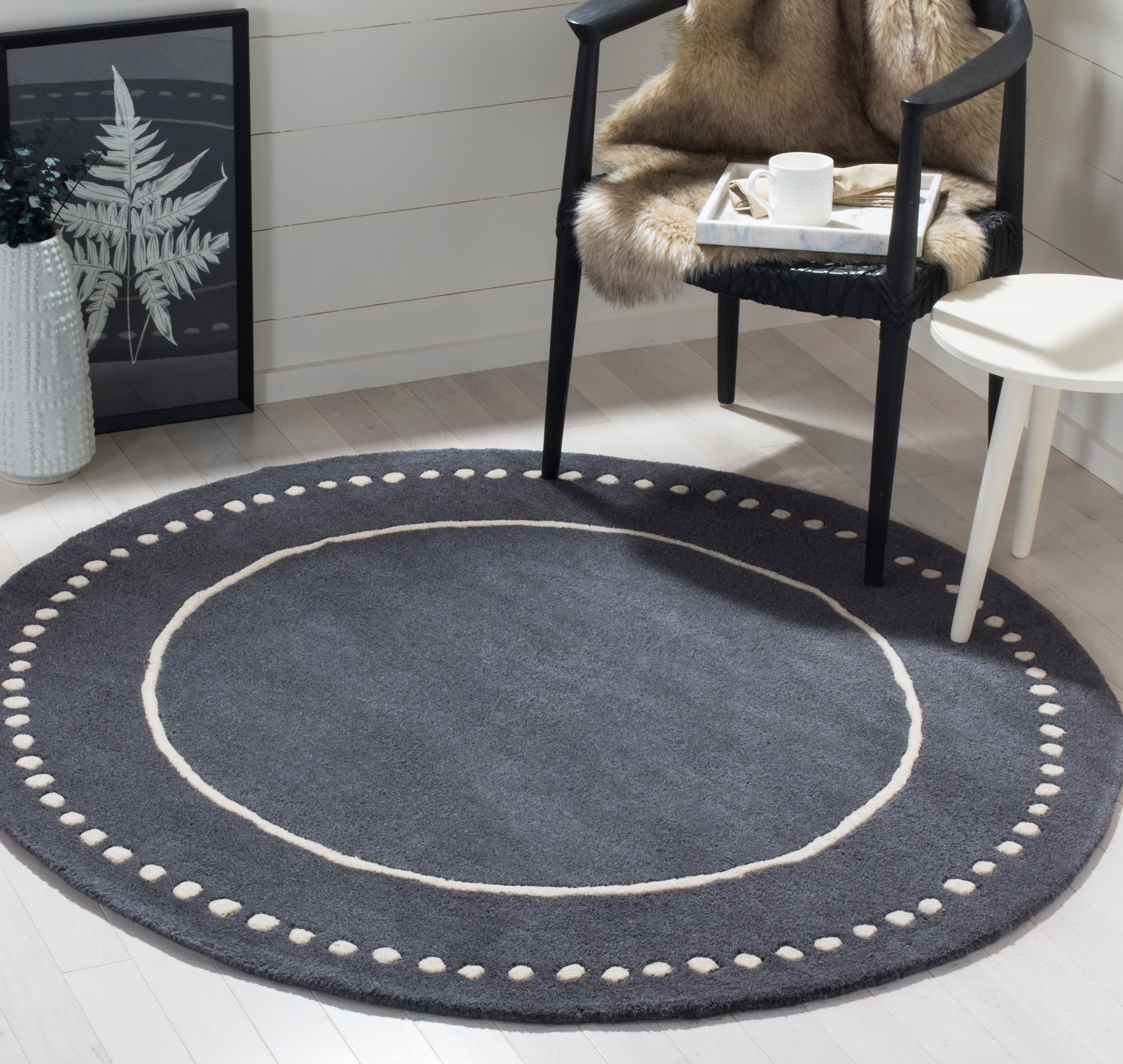 Safavieh BEL151X-5R Bella Huon 5 x 5 (ft) Tufted Wool Dark Gray/Ivory Round Indoor Border Farmhouse/Cottage Area rug