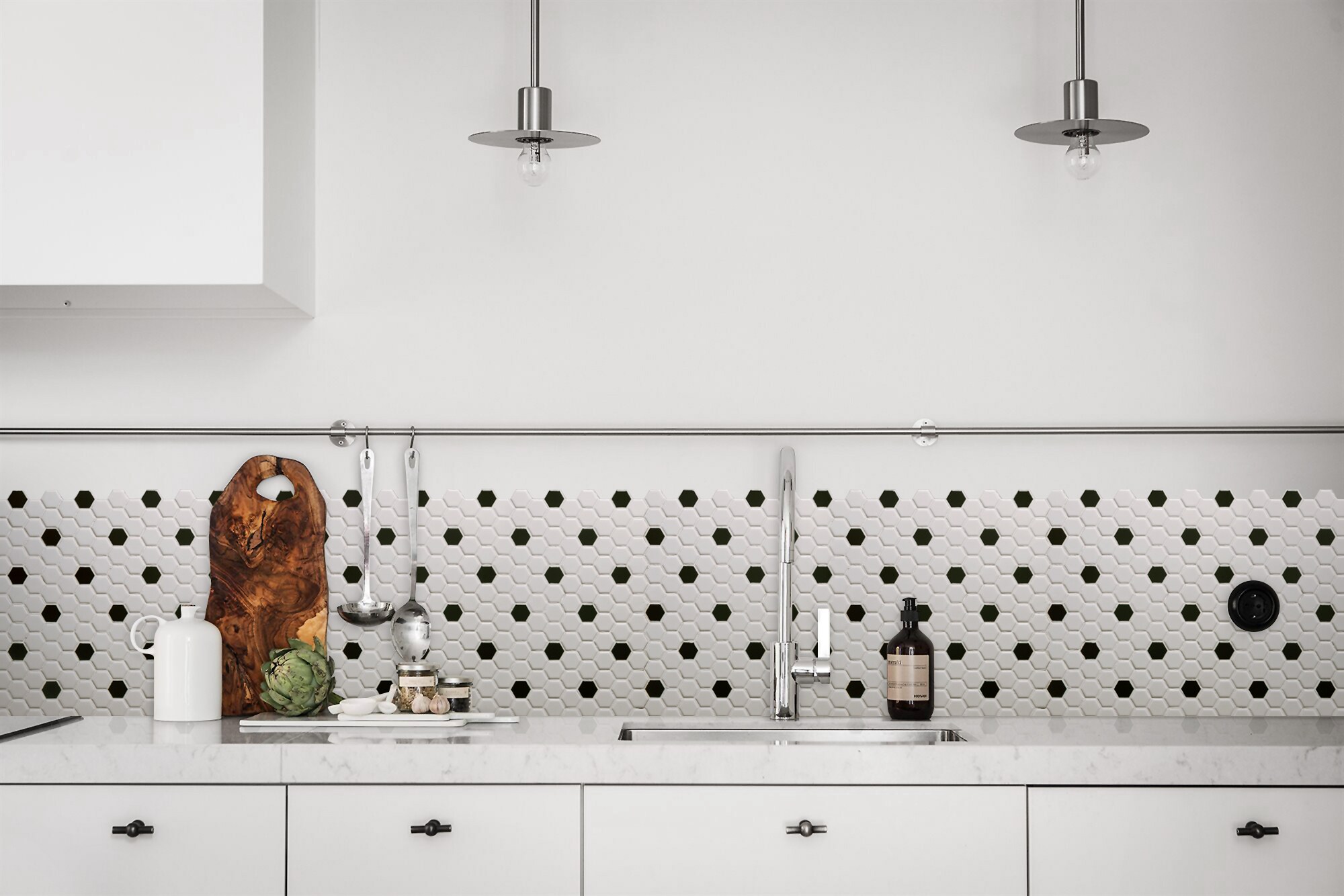 WS Tiles Porcelain Perfection White with Black Dot 10-in x 12-in Matte  Porcelain Hexagon Floor and Wall Tile (9.19-sq. ft/ Carton) in the Tile  department at