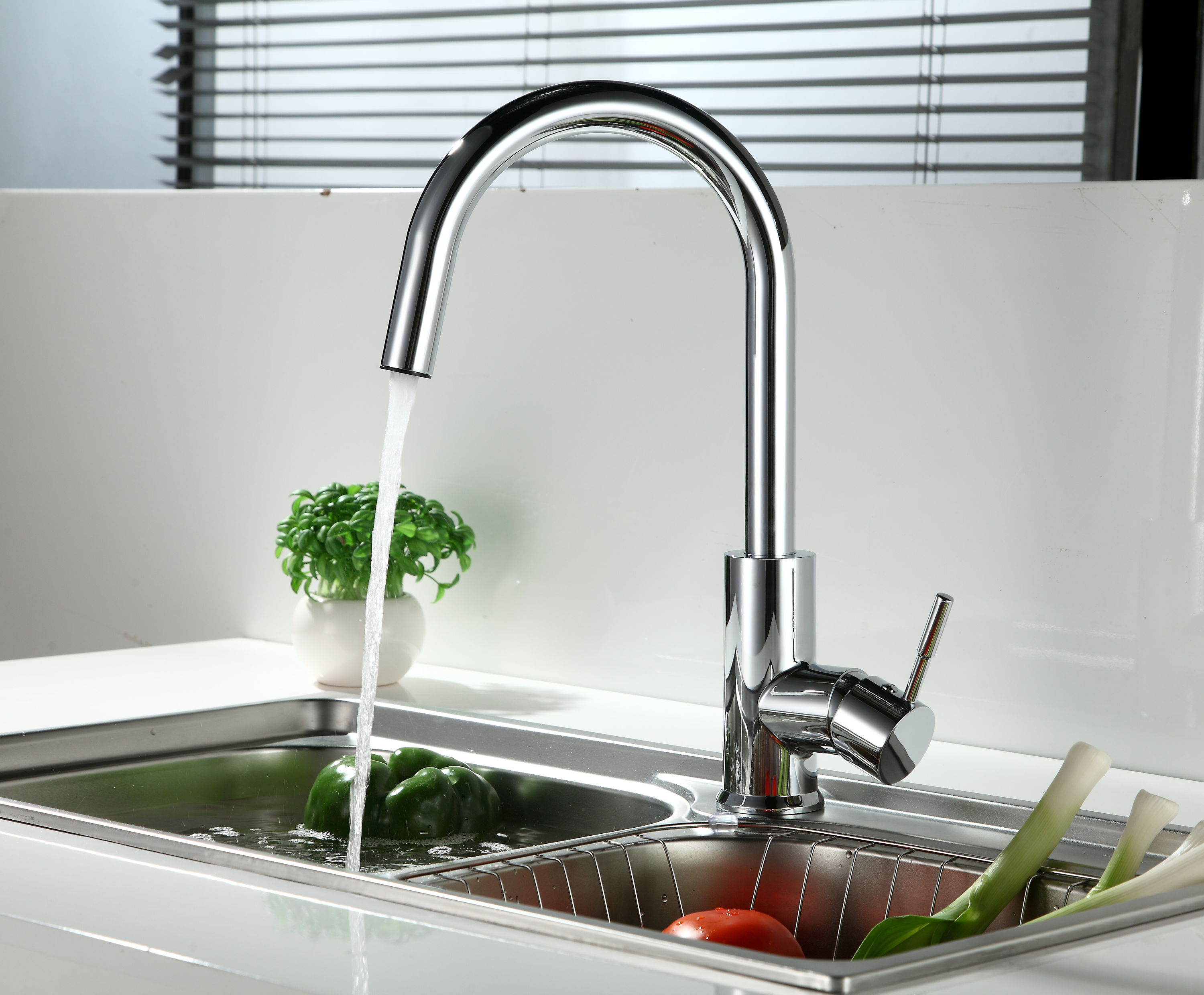 Runfine RF421001 Kitchen-Faucets - View #3