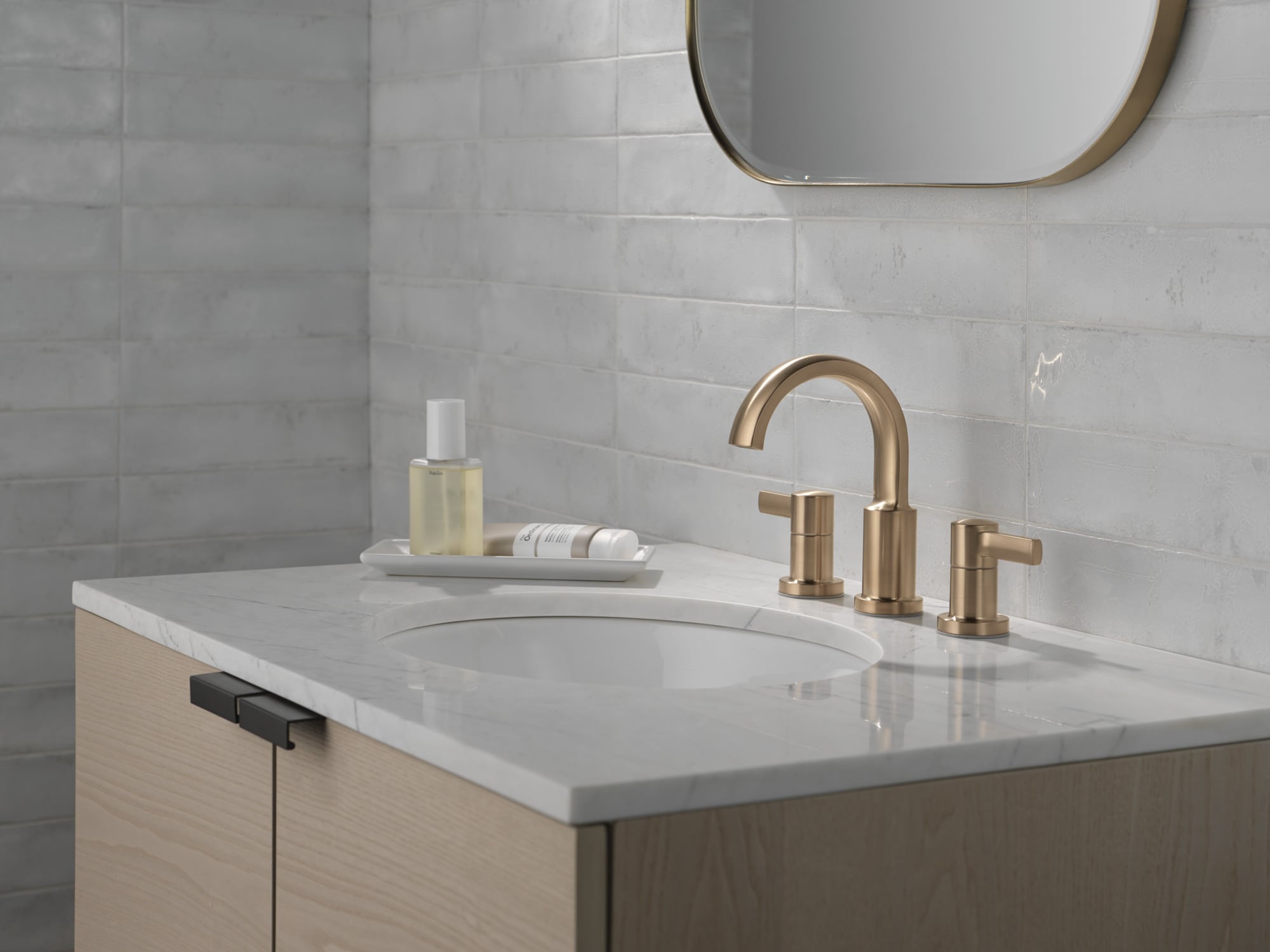 Delta 35855LF-CZ Lavatory-Faucets - View #2