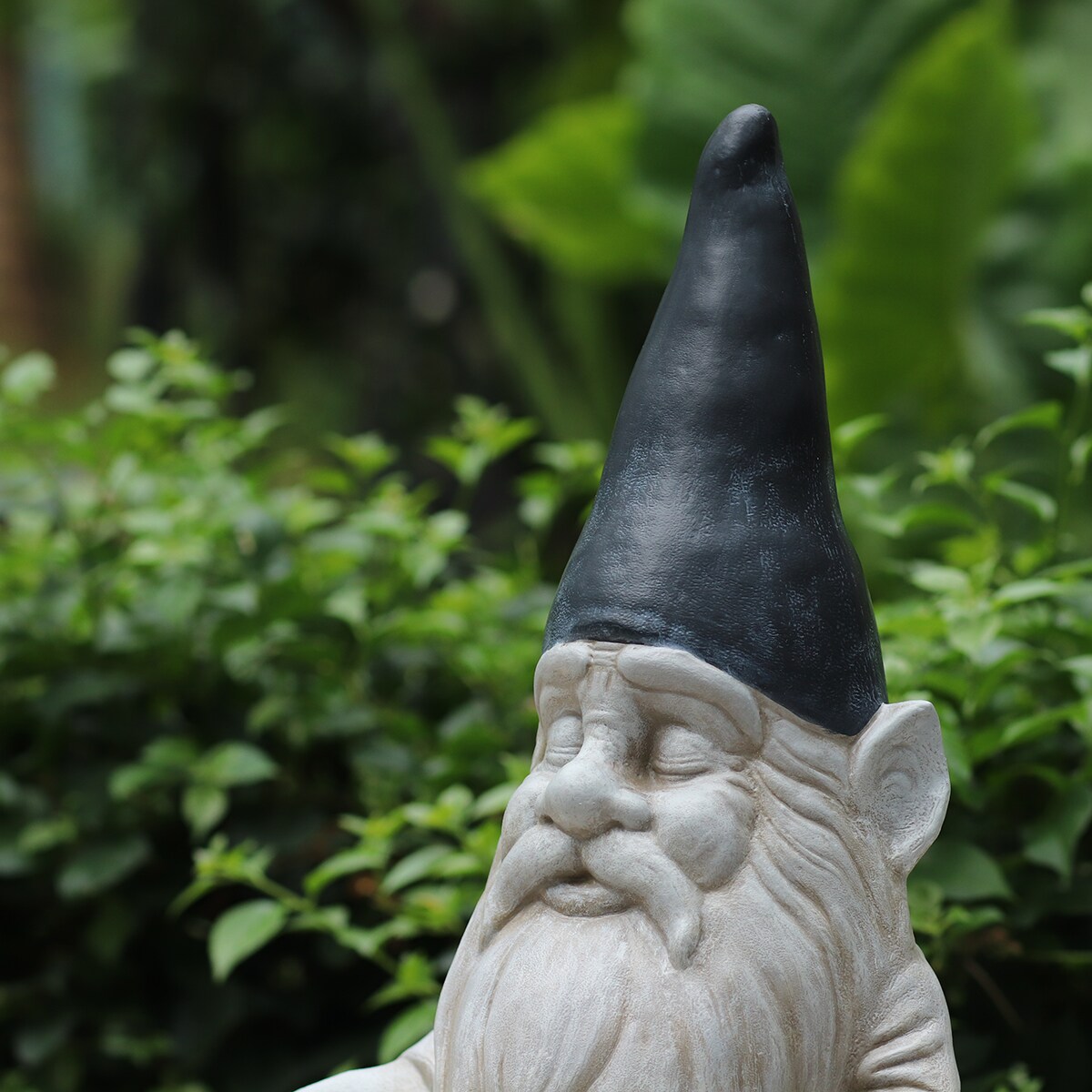 Style Selections 16-in H x 10.38-in W Gnome Garden Statue at Lowes.com