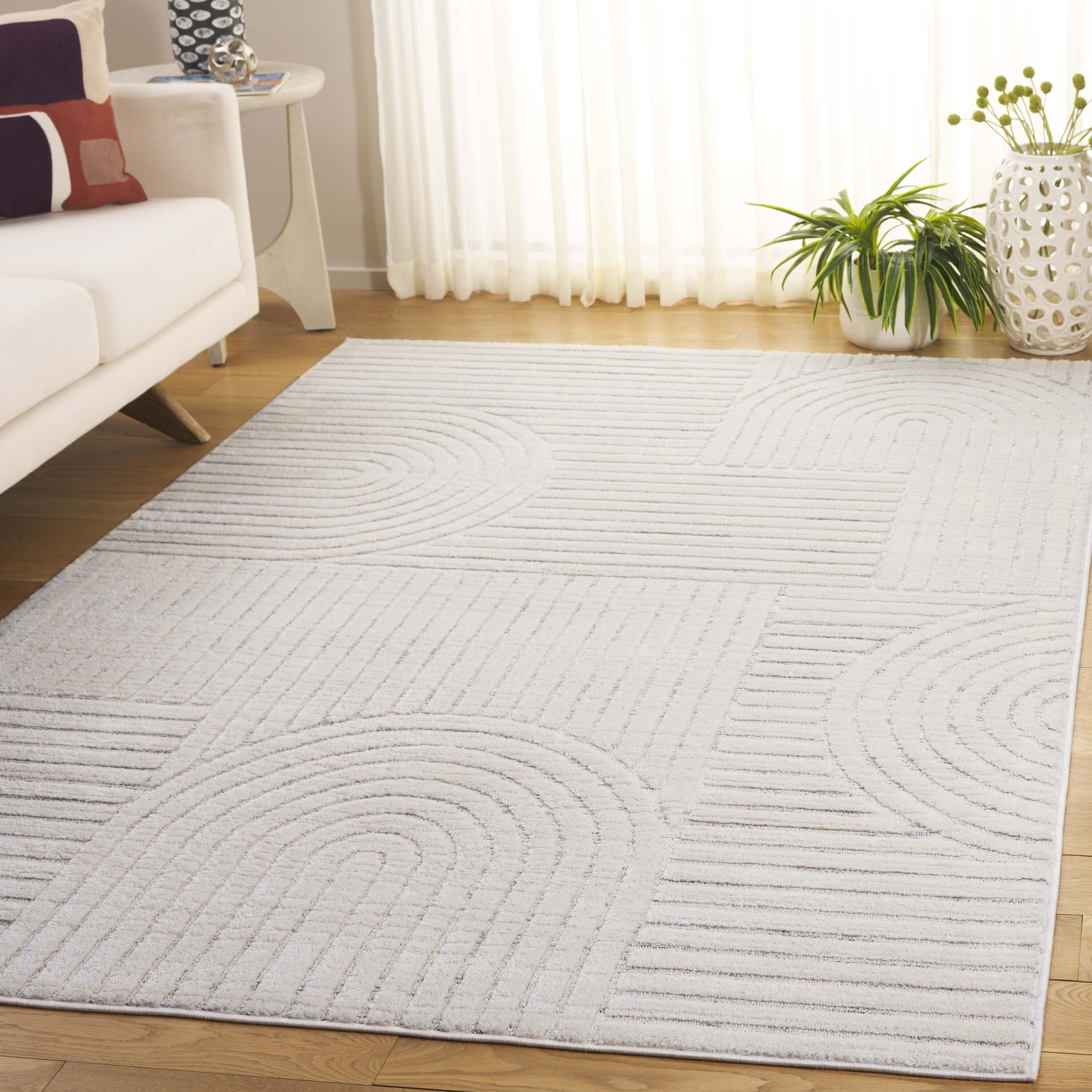Elmhurst Ivory and Gray Geometric Hand-knotted Wool Area Rug, 5'3" x 7'6"