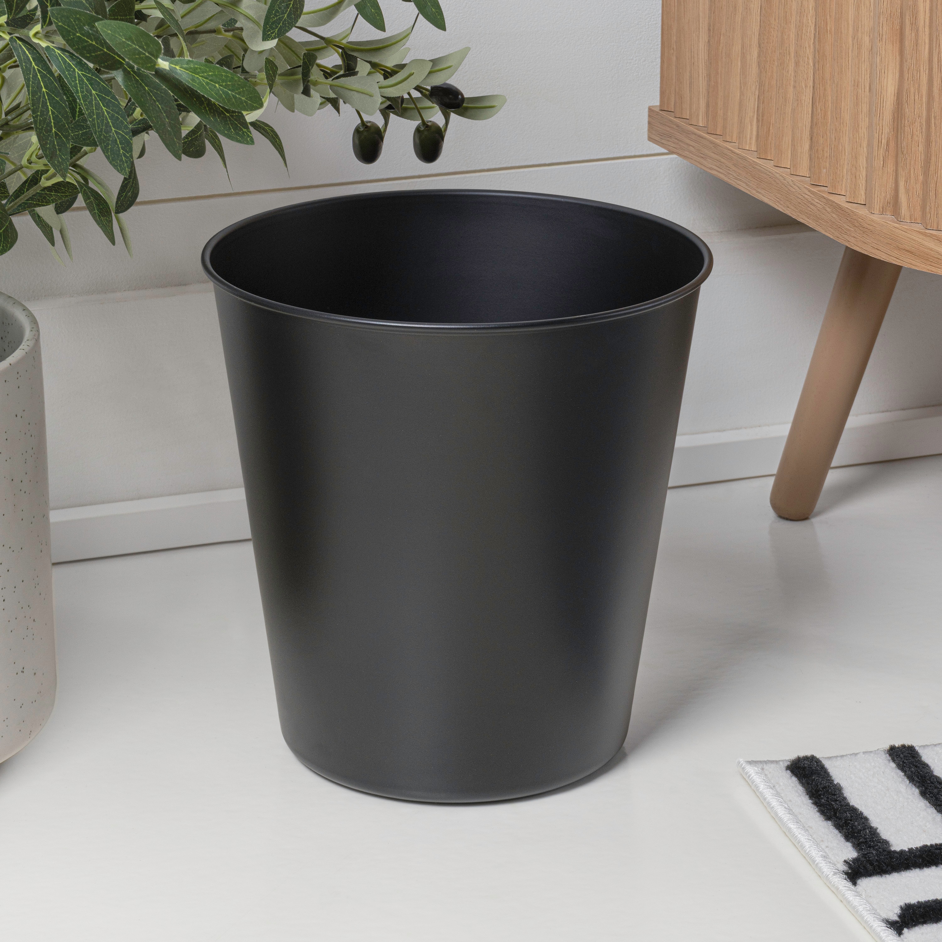 happimess HPM1113A 8.4-Quart Matte Black Metal