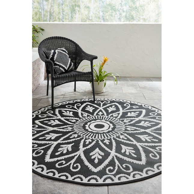 Style Selections Black White Round, Striped Round Outdoor Rugs