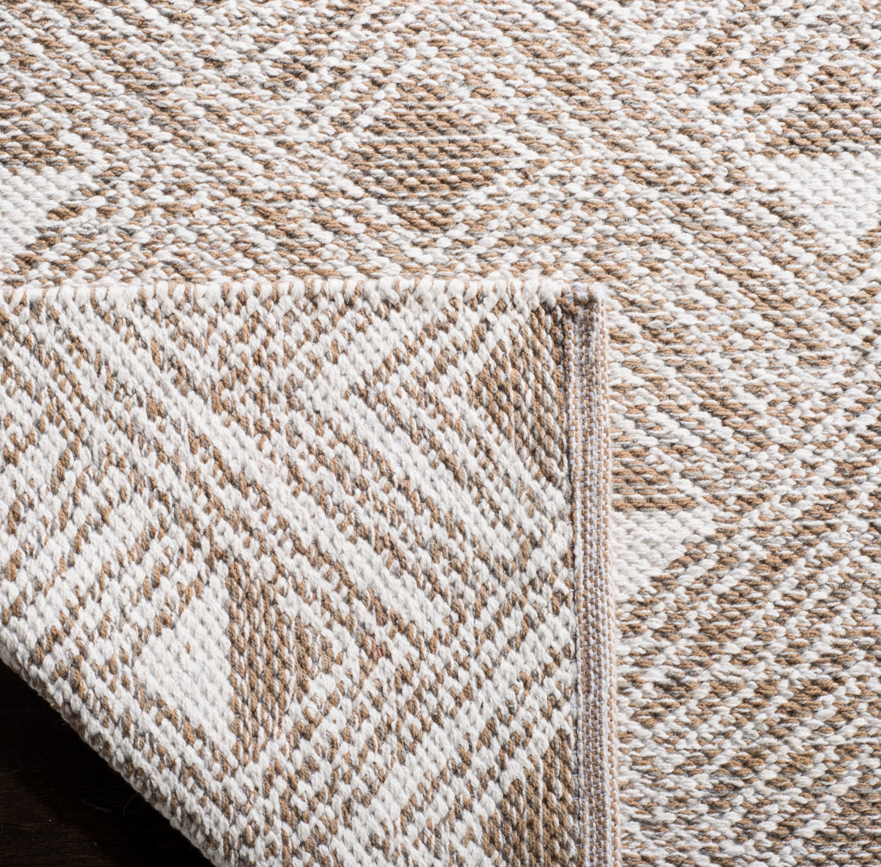 Safavieh MTK614R-27 rugs - View #4