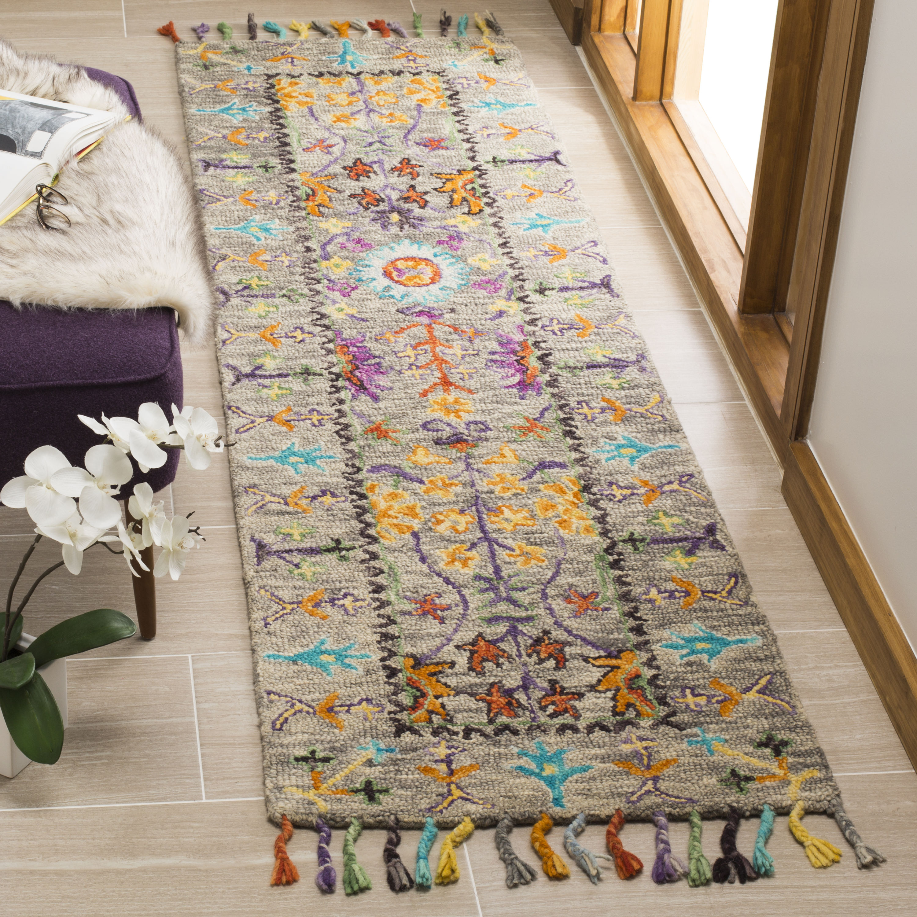 Handmade Classic Grey Wool 27" Washable Tufted Rug
